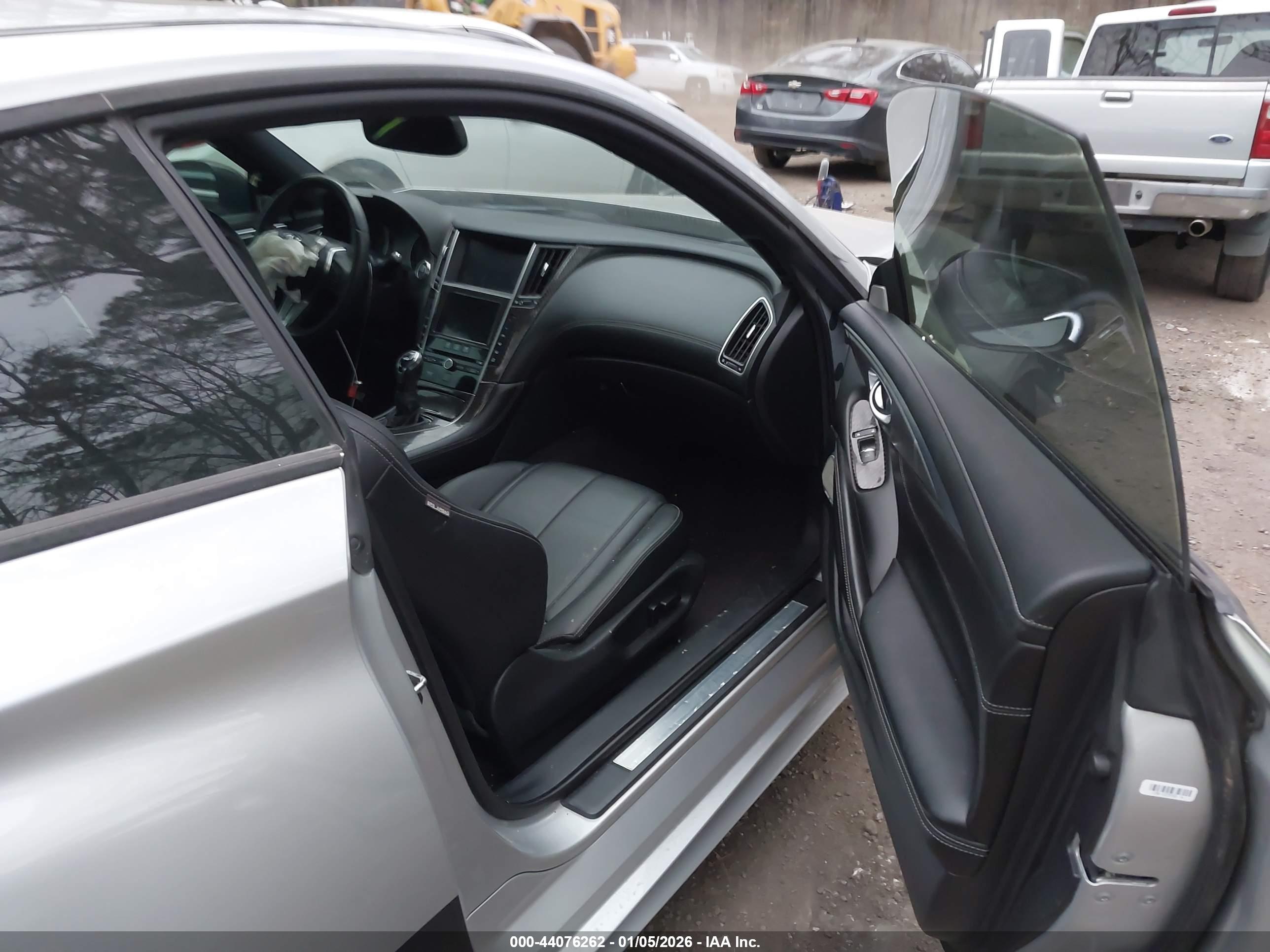 INFINITI Q60 image 5