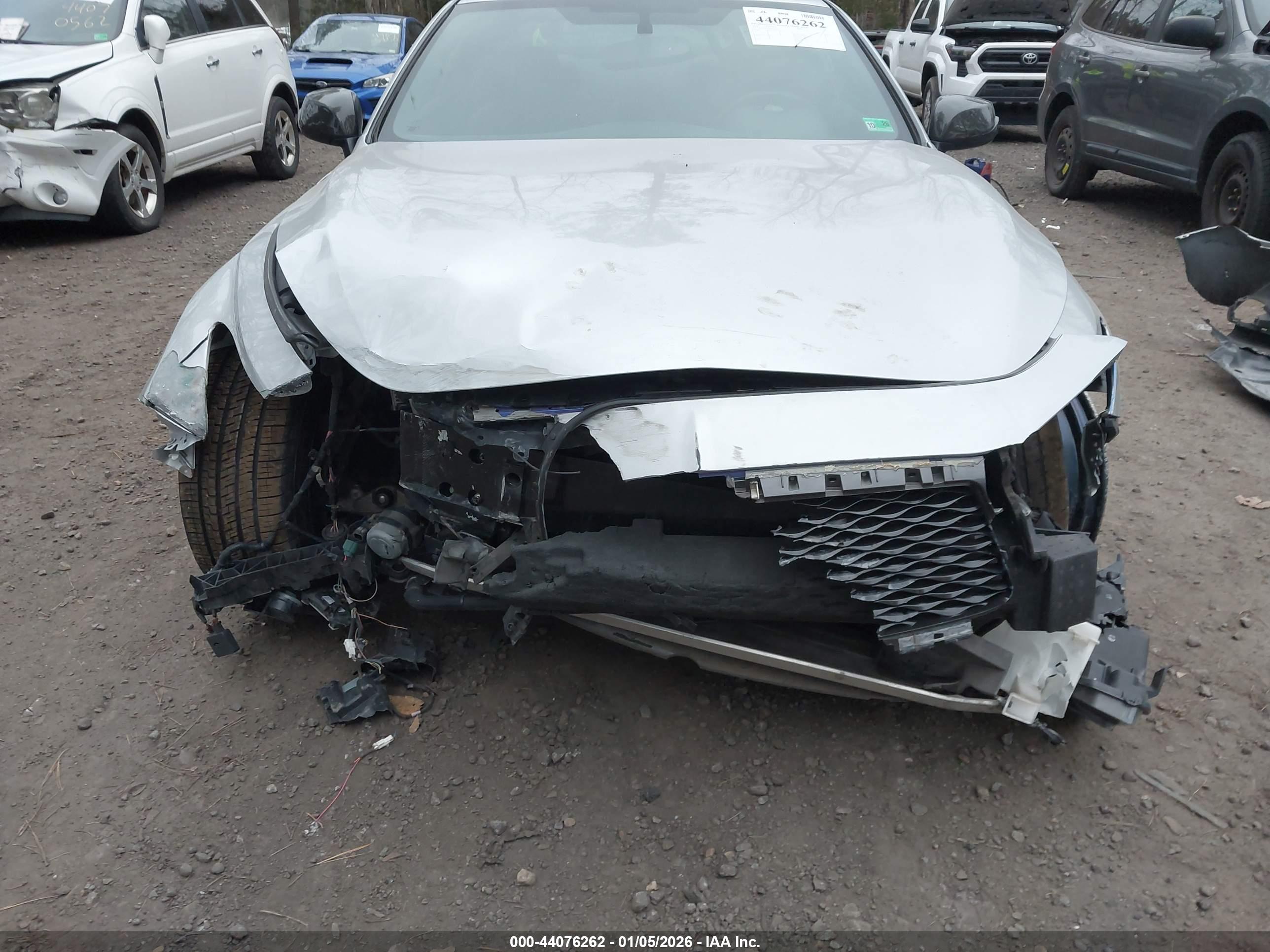 INFINITI Q60 image 6