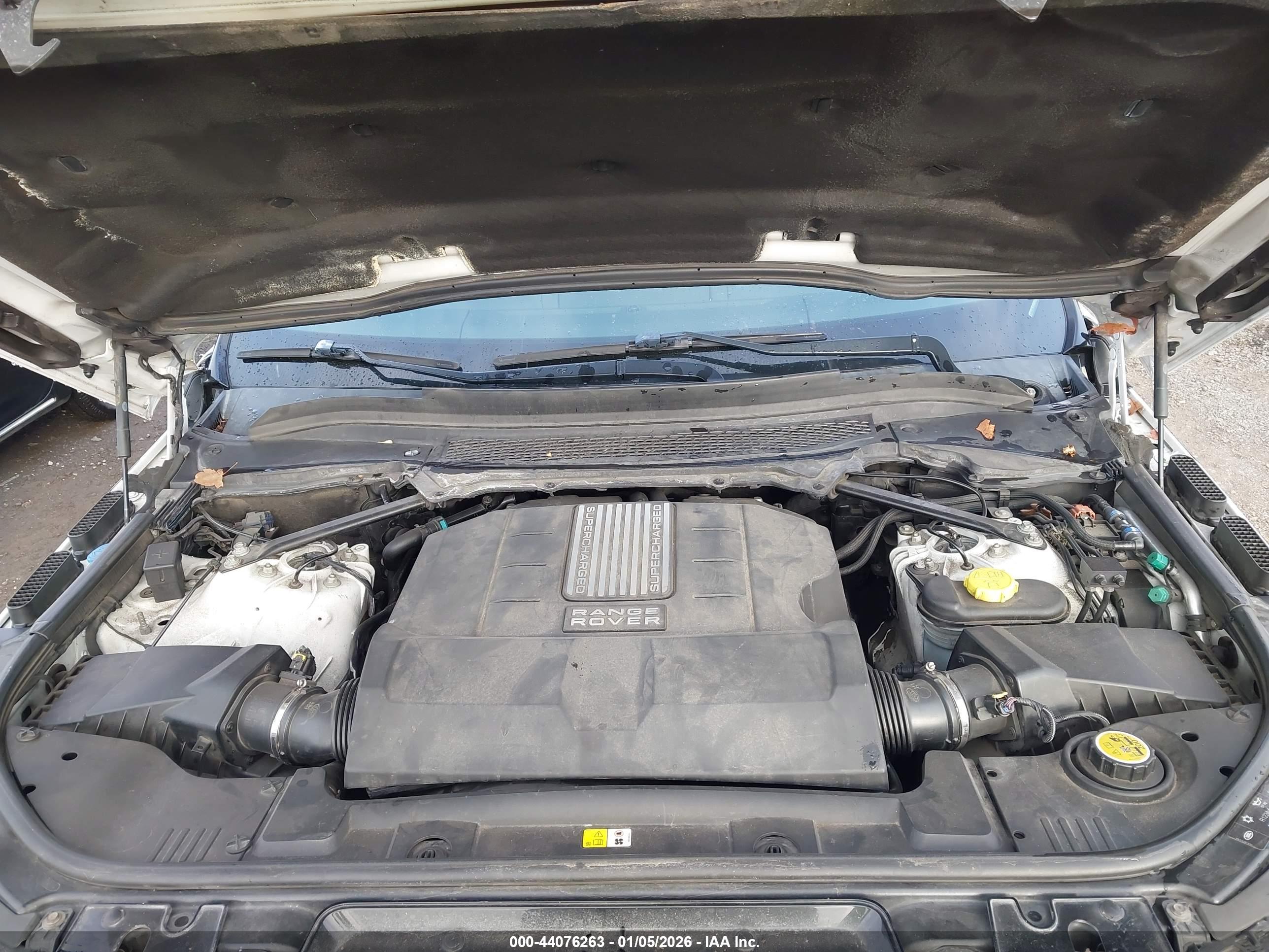 LAND ROVER image 10