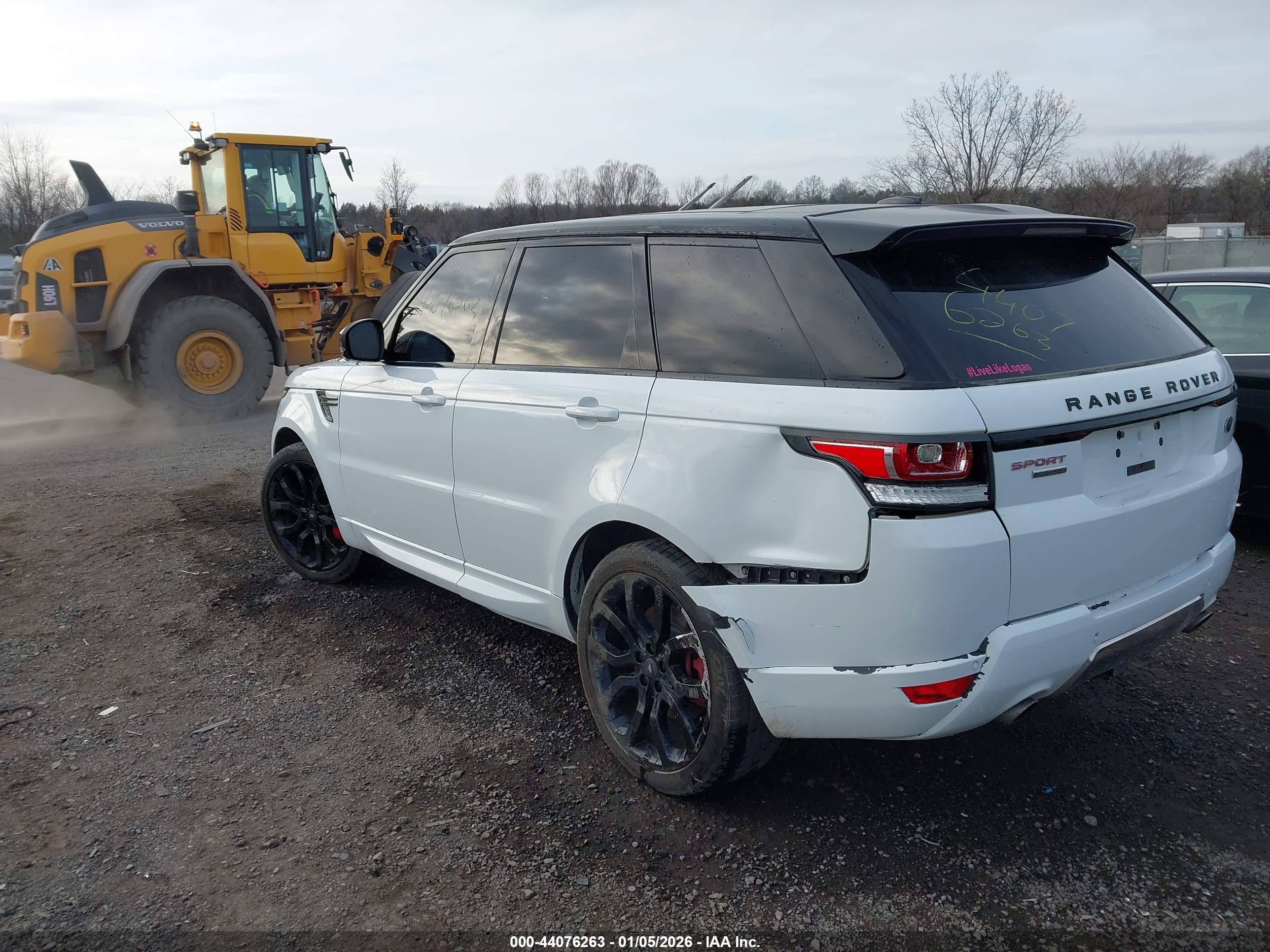 LAND ROVER image 3