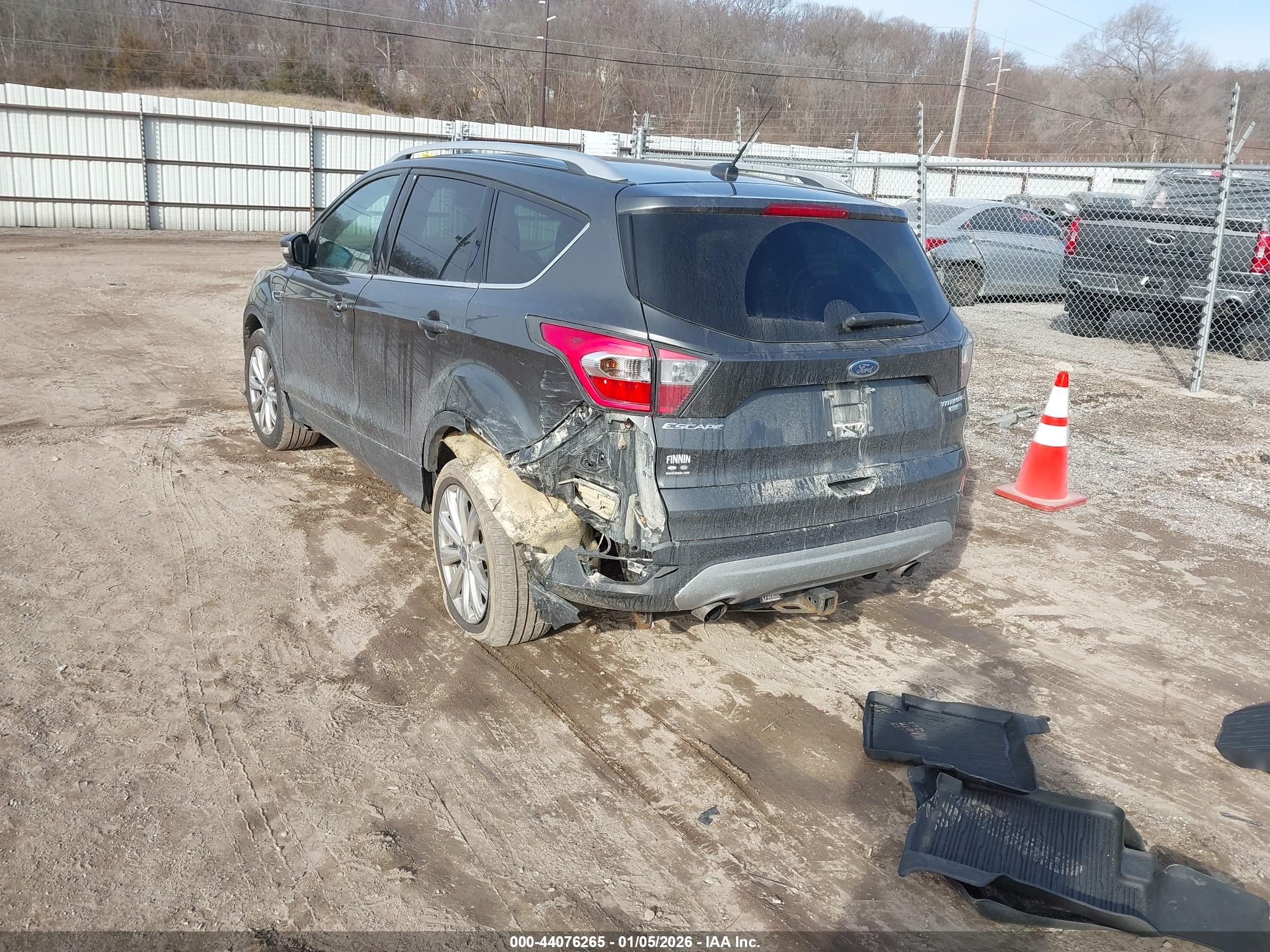 FORD ESCAPE image 3