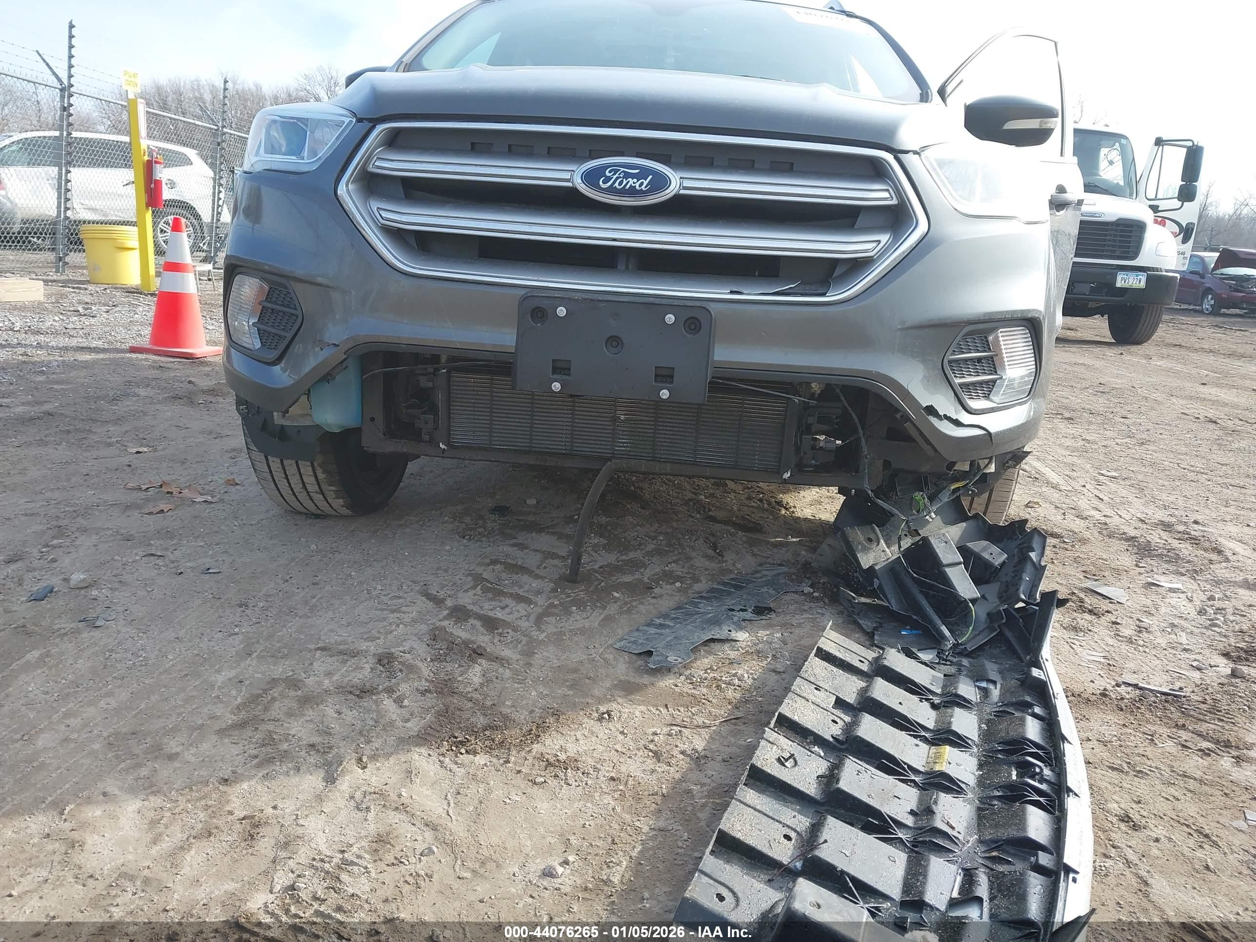 FORD ESCAPE image 6