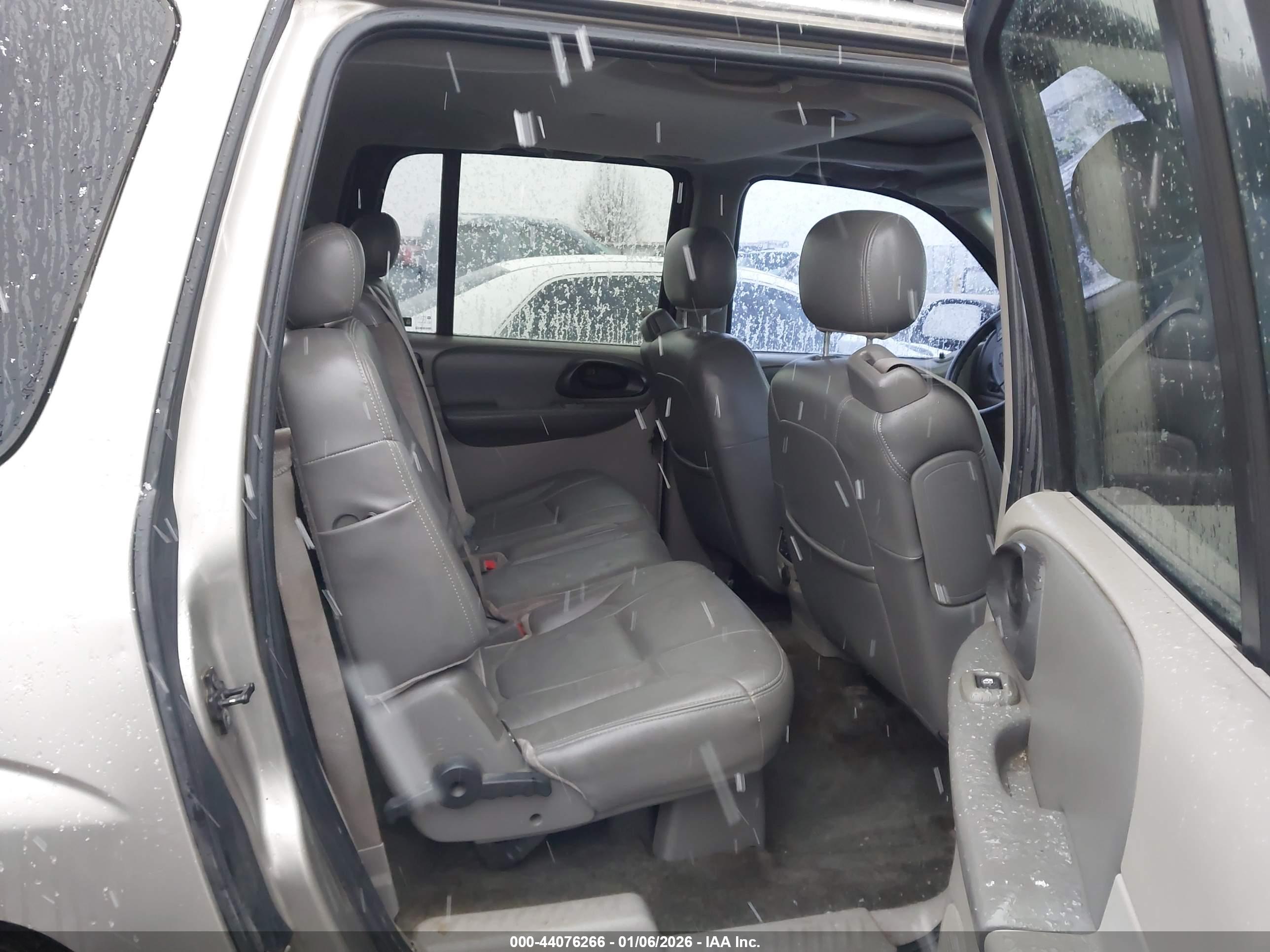 CHEVROLET TRAILBLAZER image 8