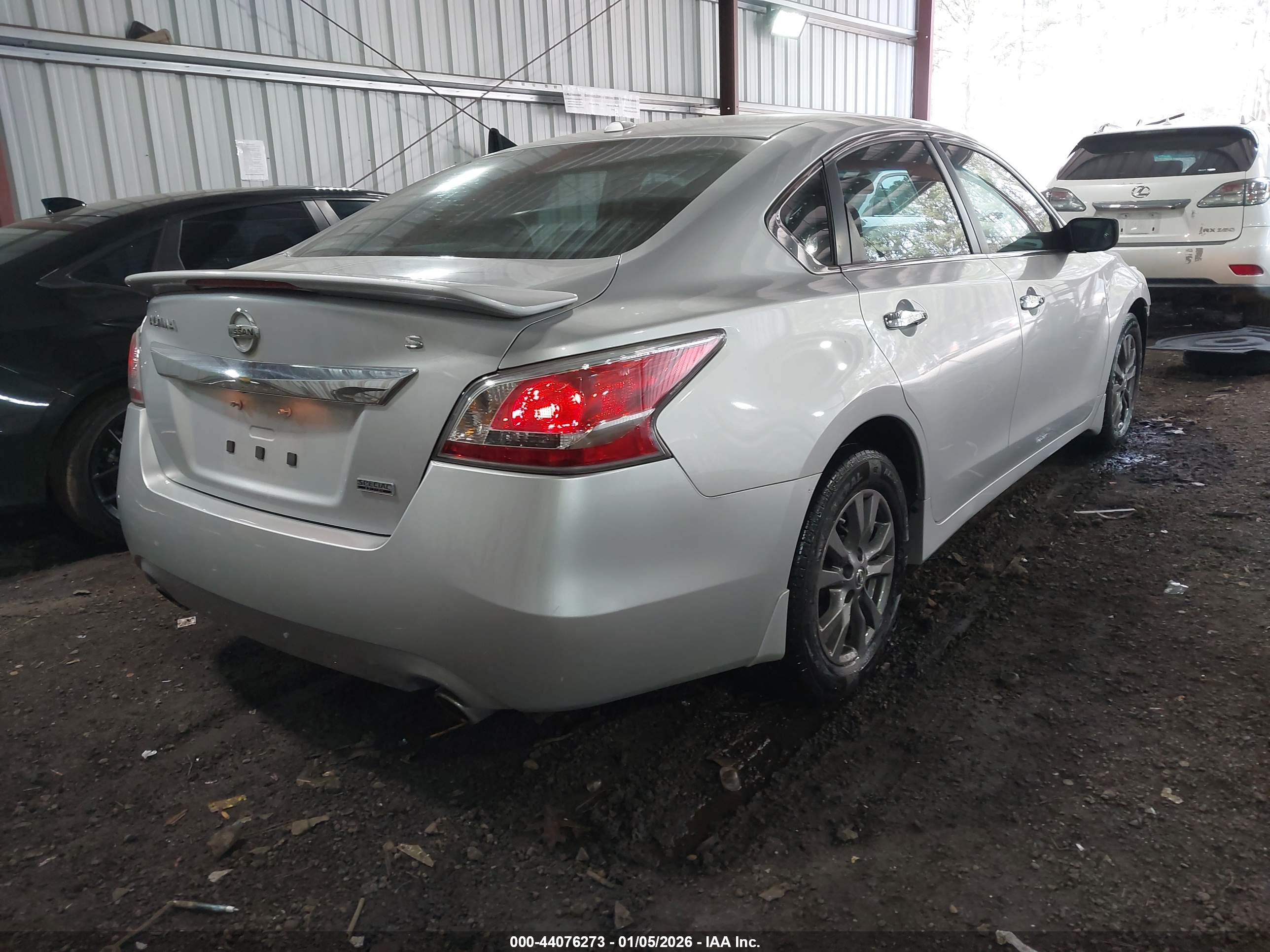 NISSAN ALTIMA image 4
