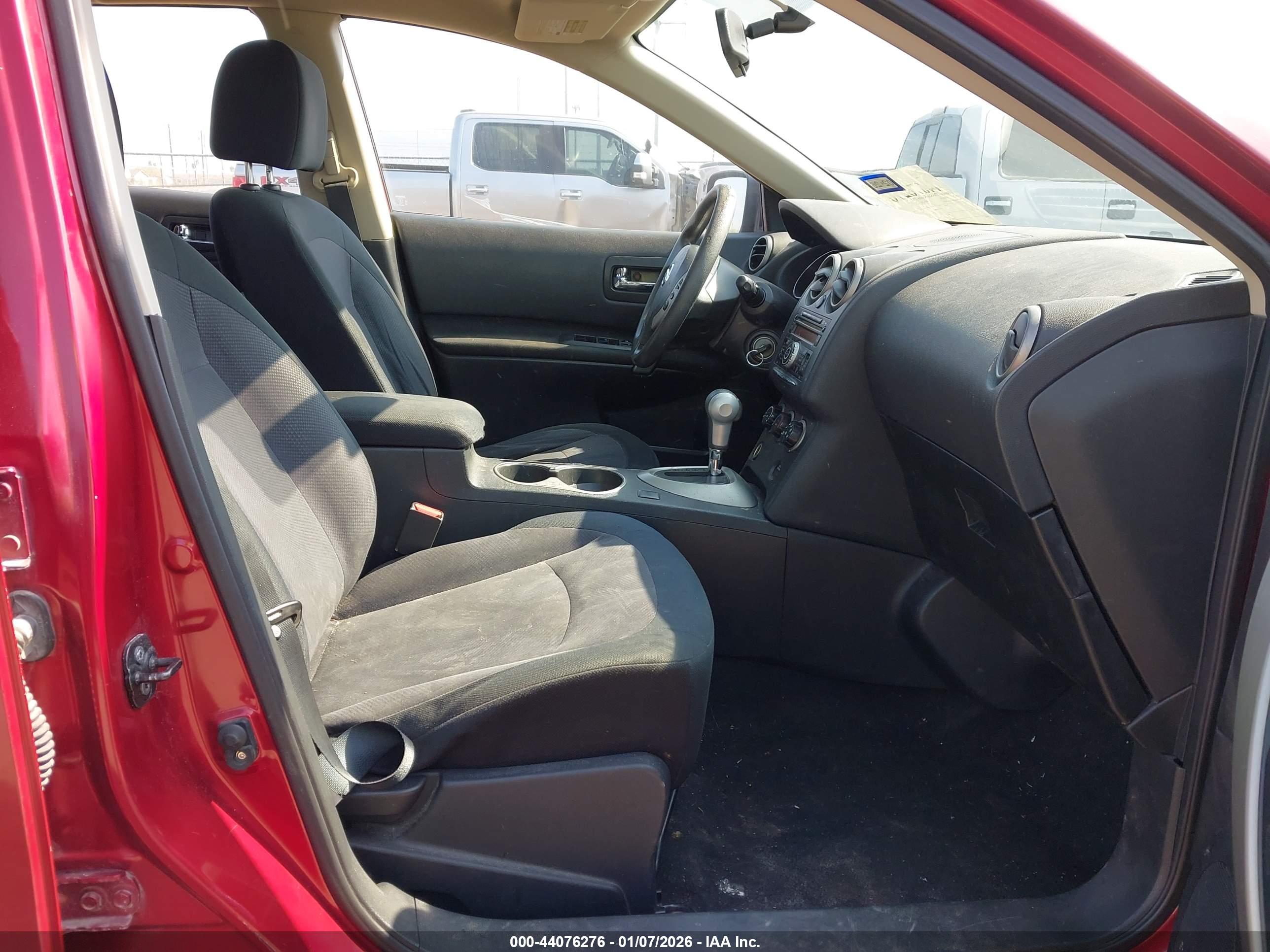 NISSAN ROGUE image 5