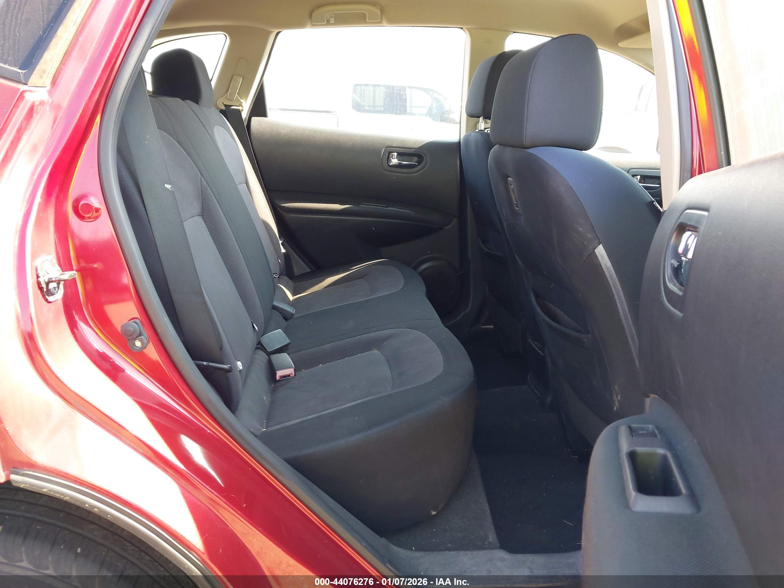 NISSAN ROGUE image 8