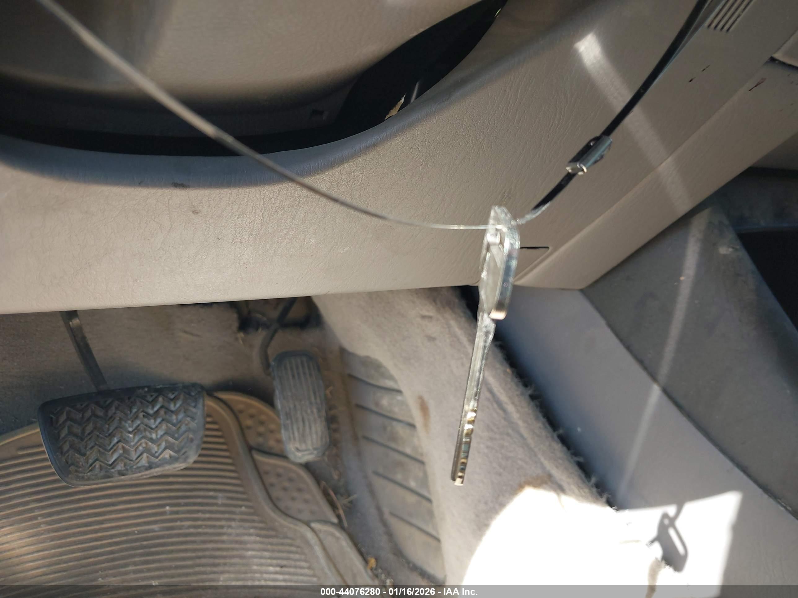 TOYOTA CAMRY image 11