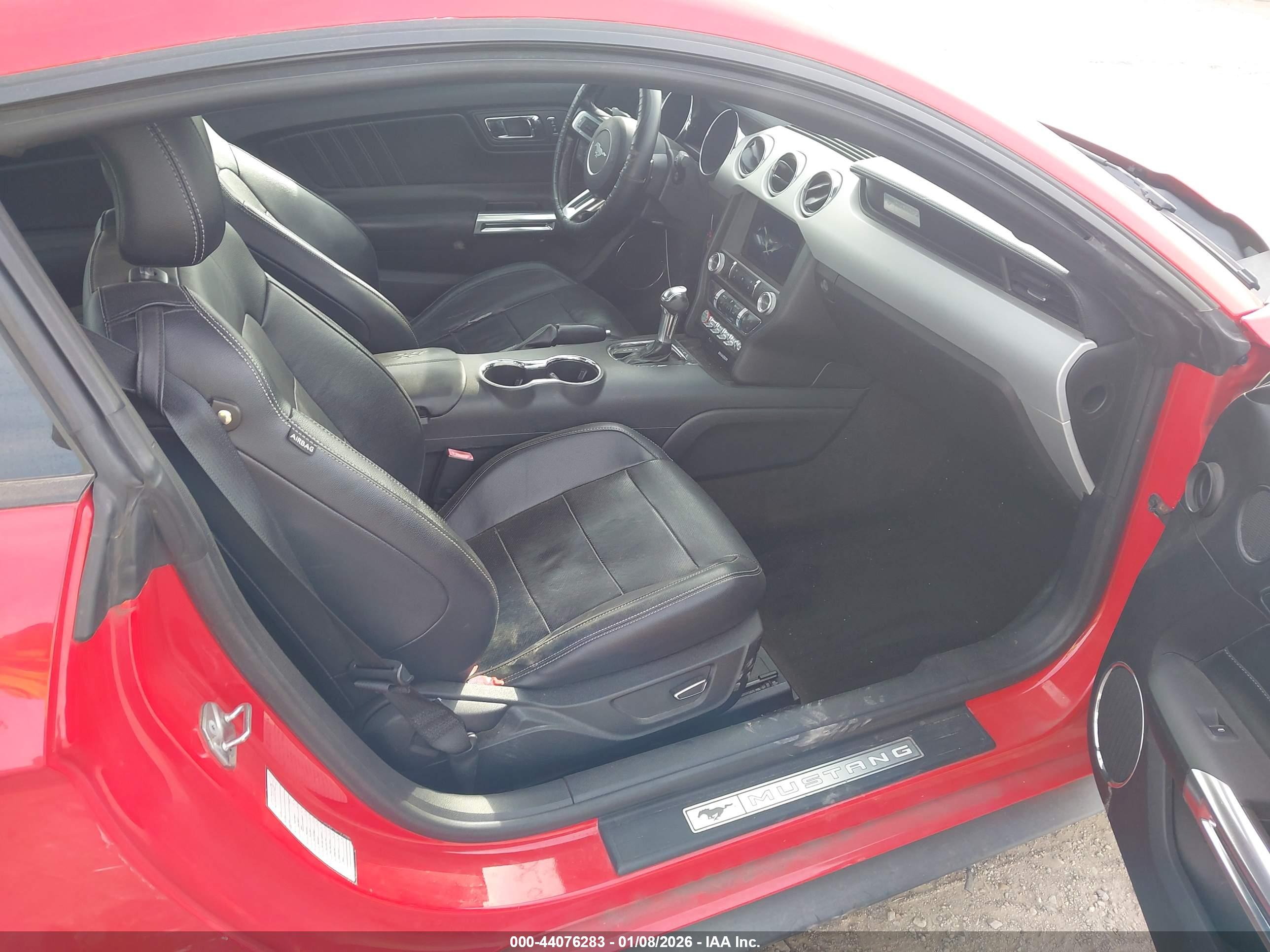 FORD MUSTANG image 5