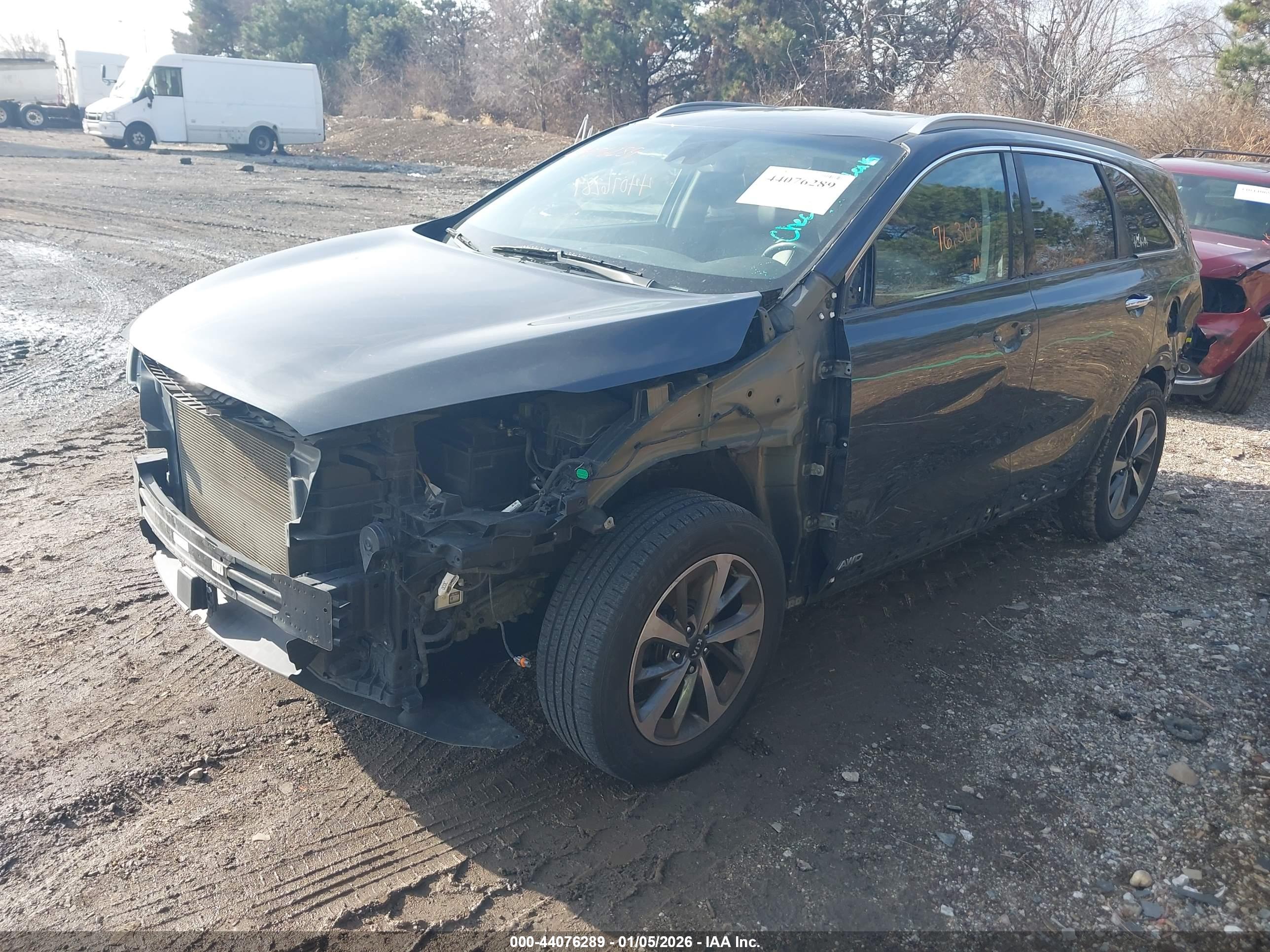 KIA SORENTO image 2