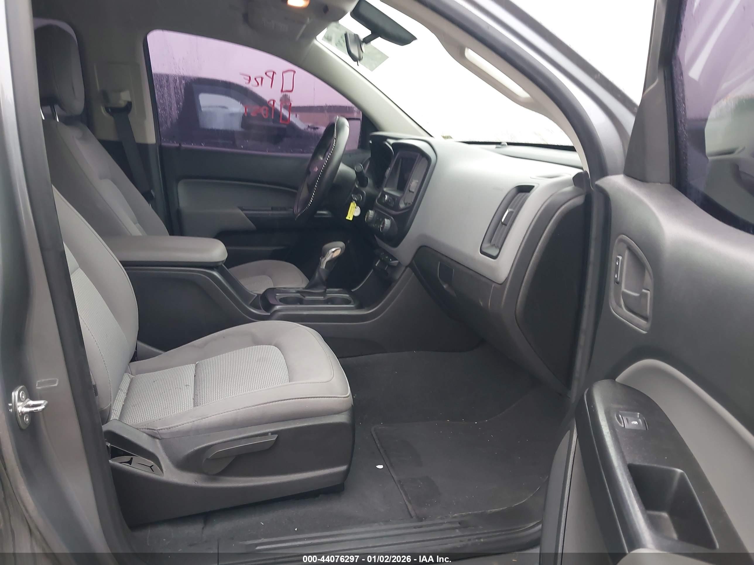 CHEVROLET COLORADO image 5