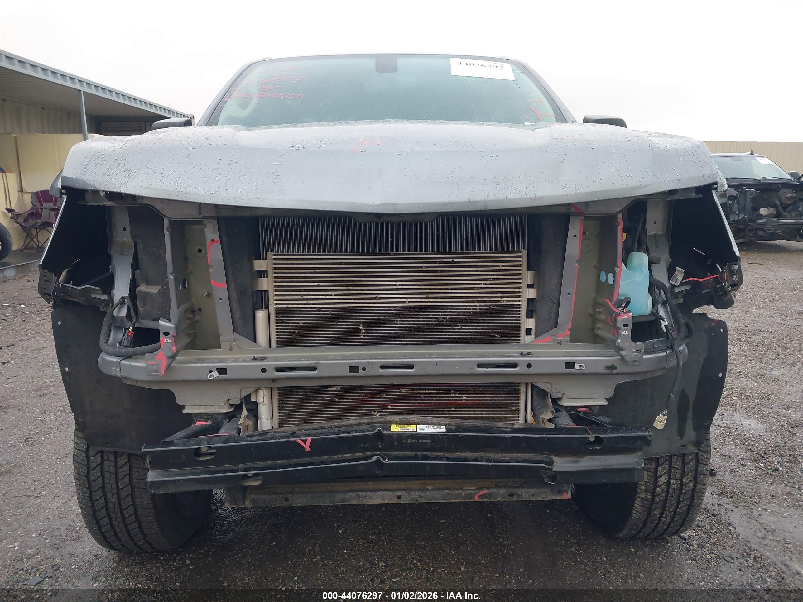 CHEVROLET COLORADO image 6