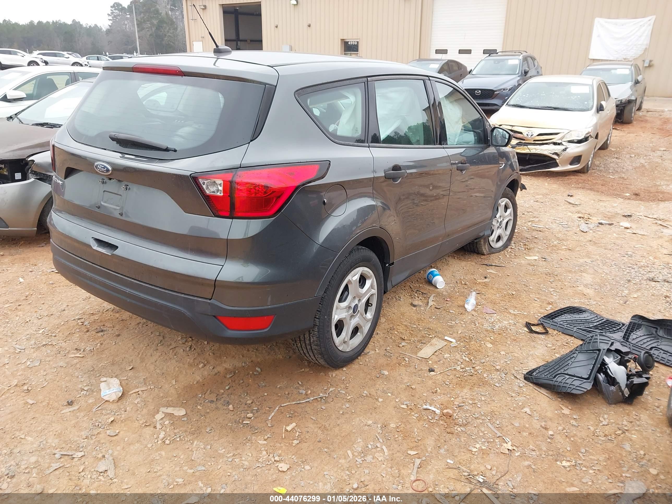 FORD ESCAPE image 4