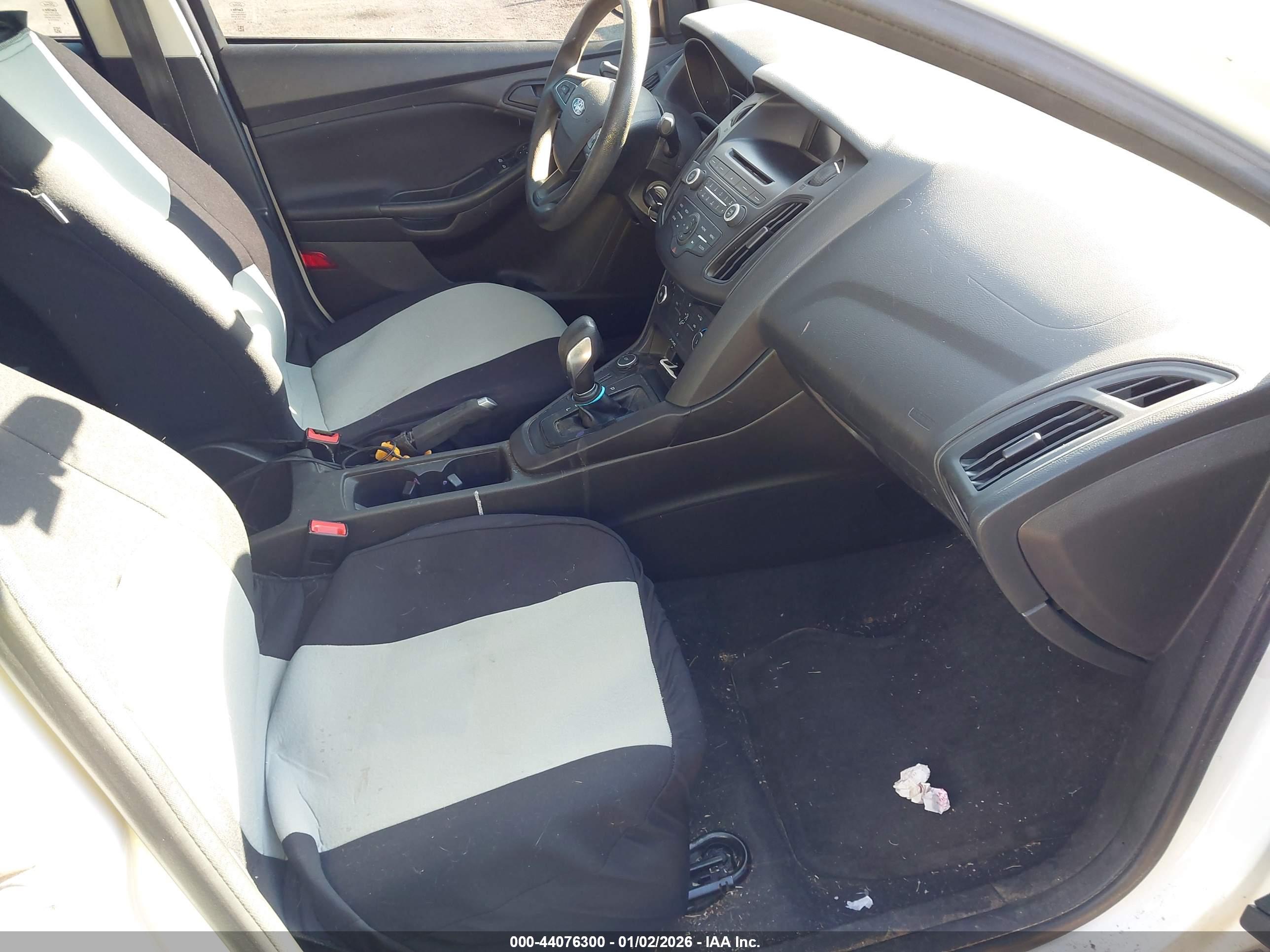FORD FOCUS image 5