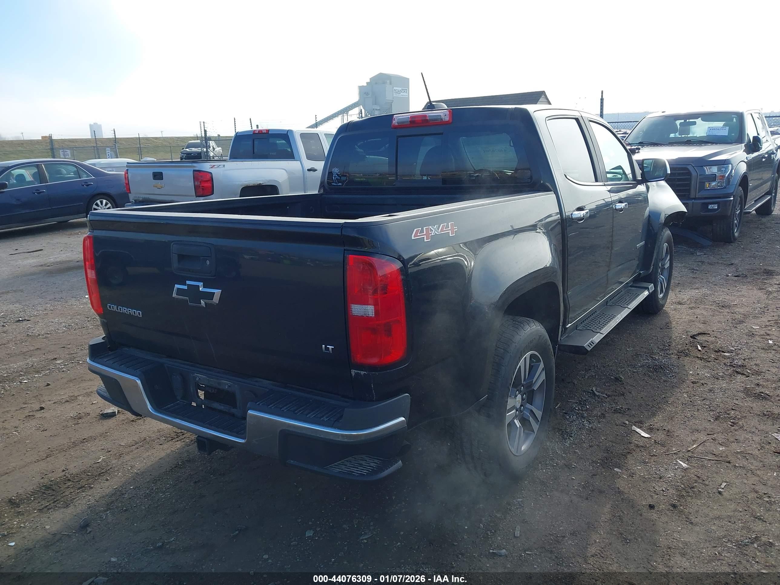 CHEVROLET COLORADO image 4