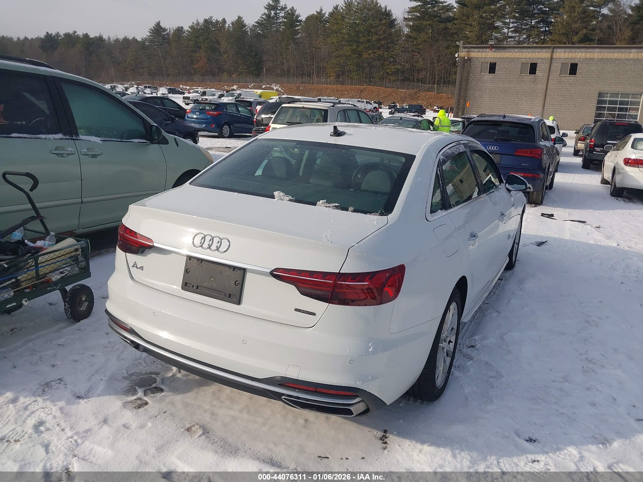 AUDI A4 image 4