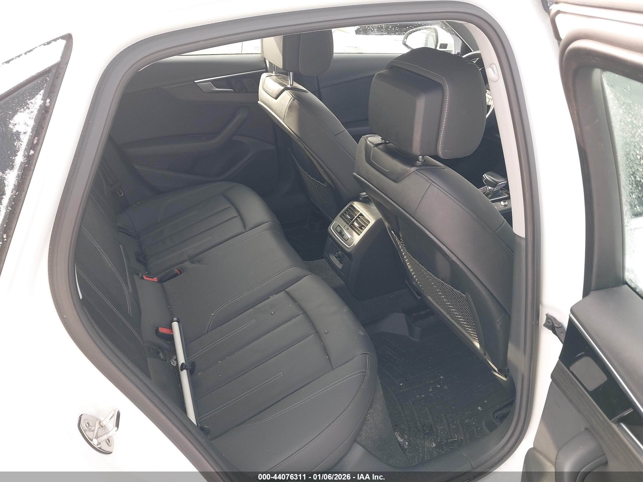 AUDI A4 image 8