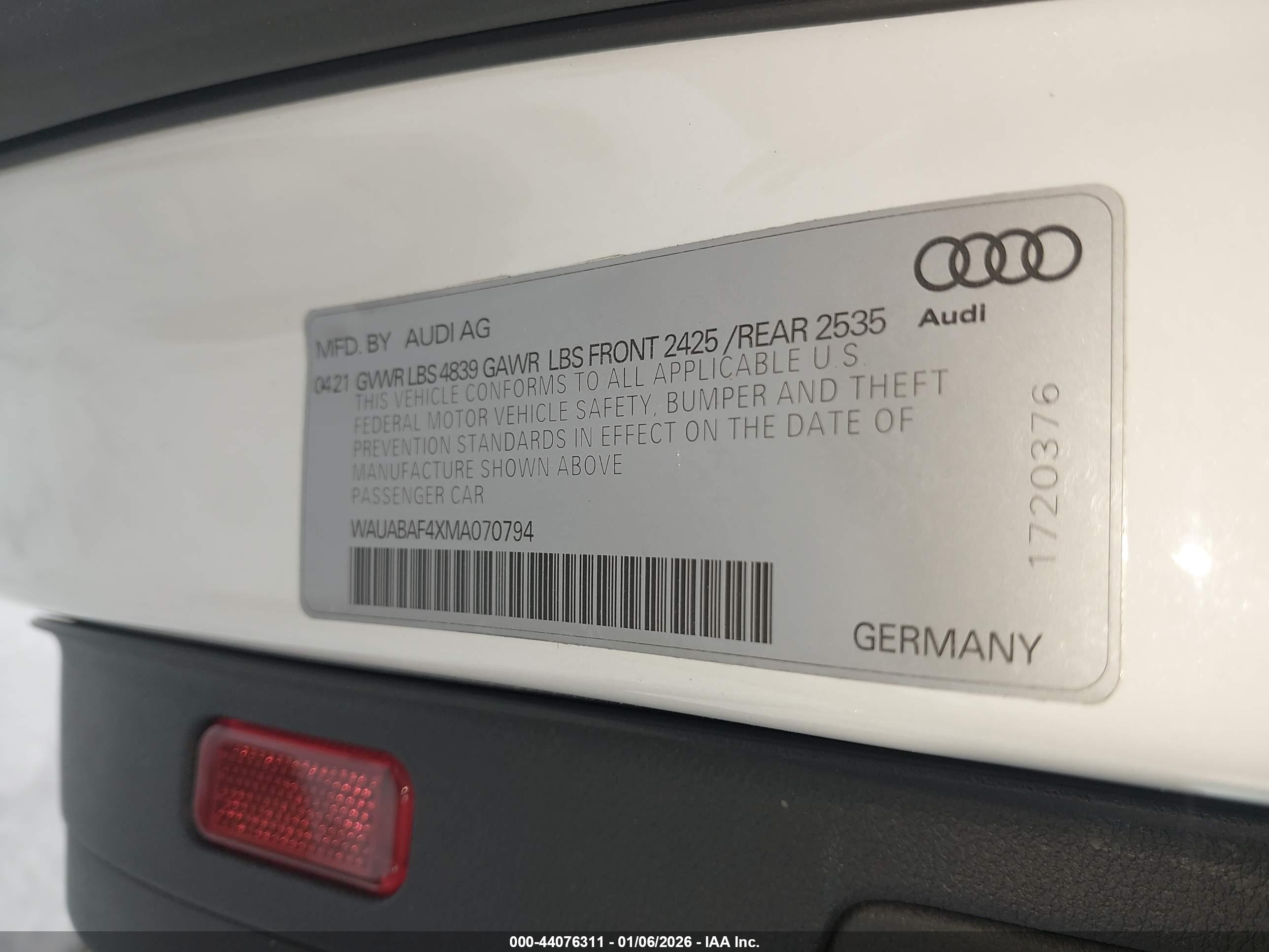 AUDI A4 image 9