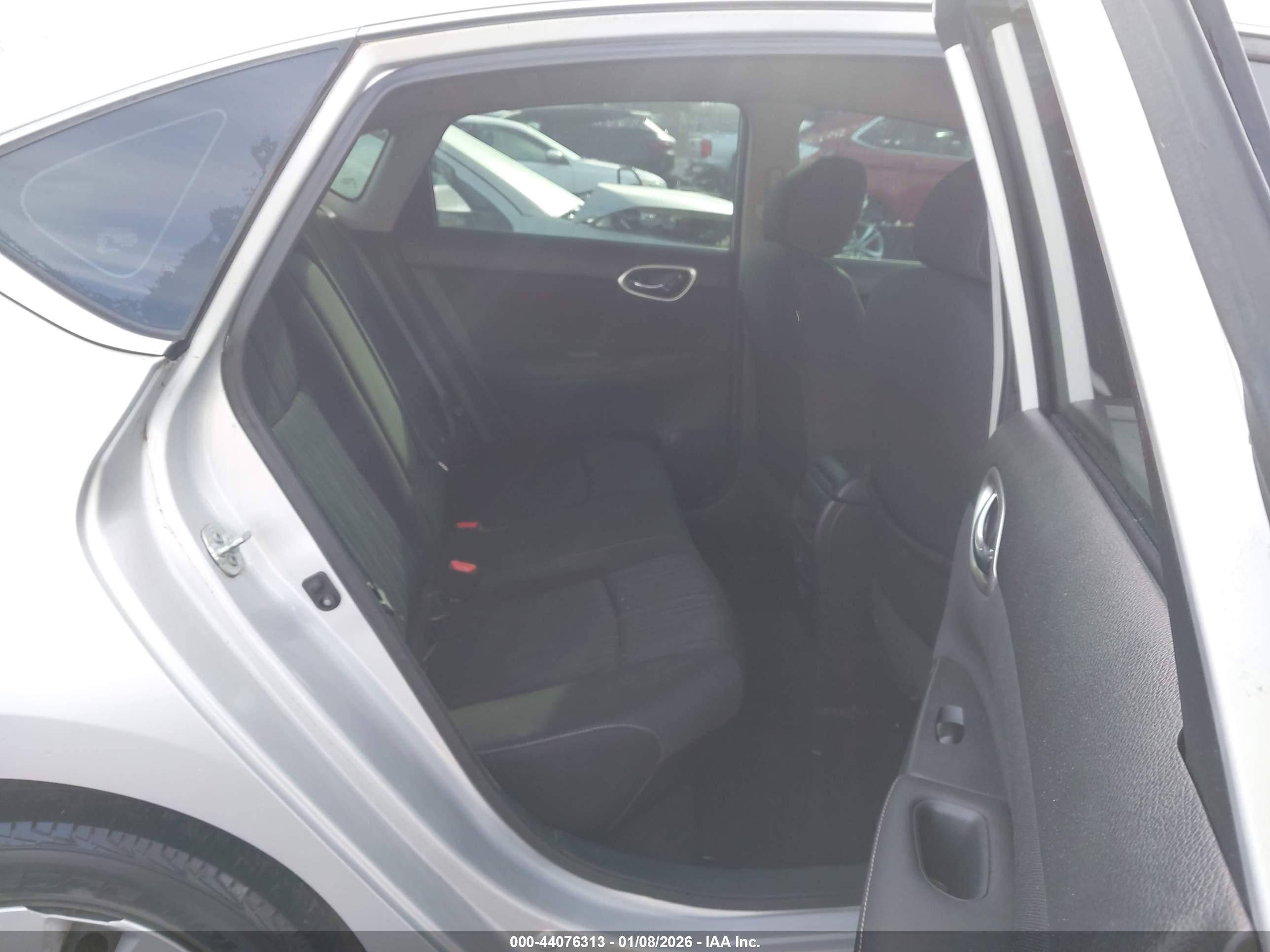 NISSAN SENTRA image 8