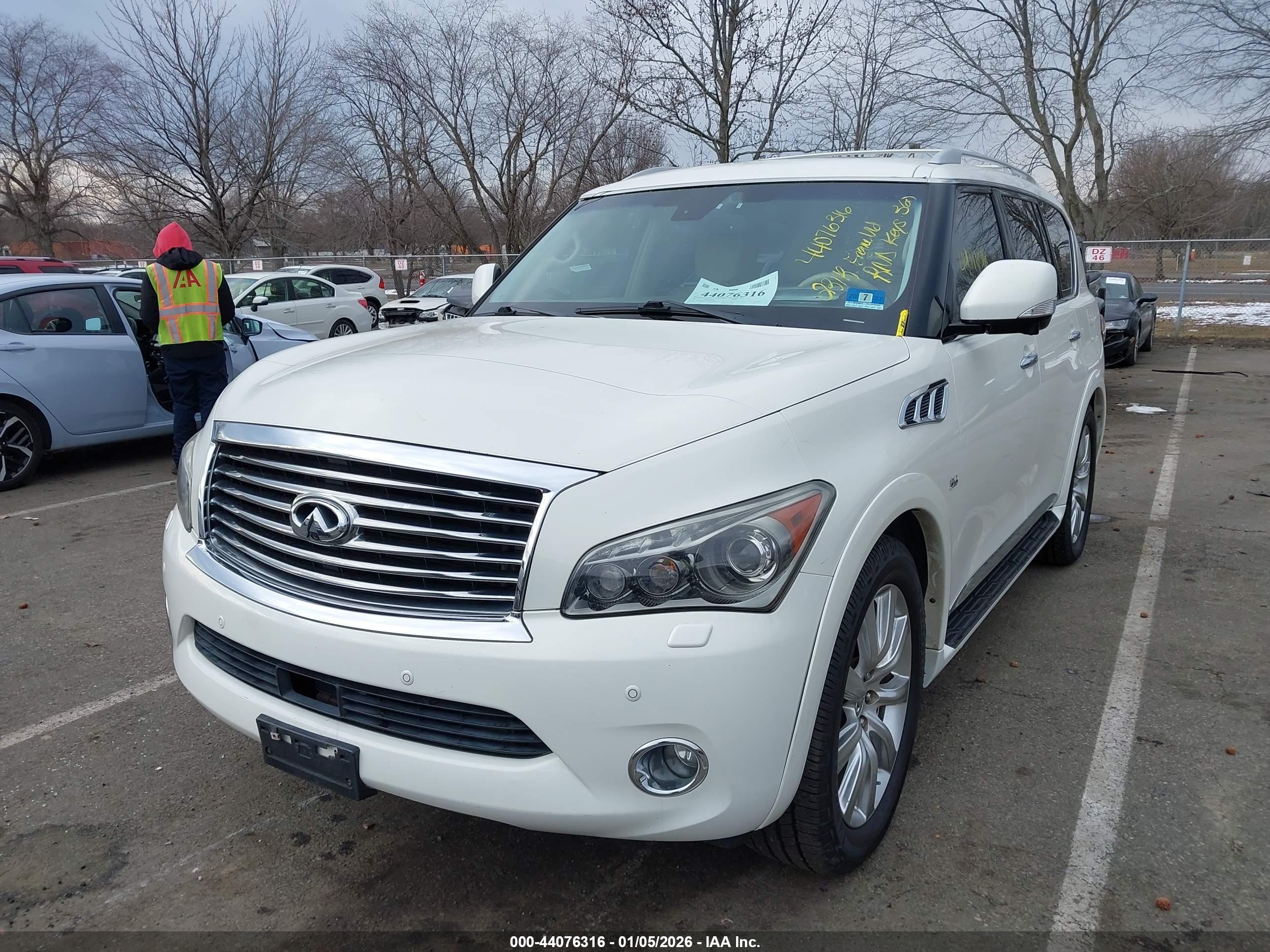 INFINITI QX80 image 2