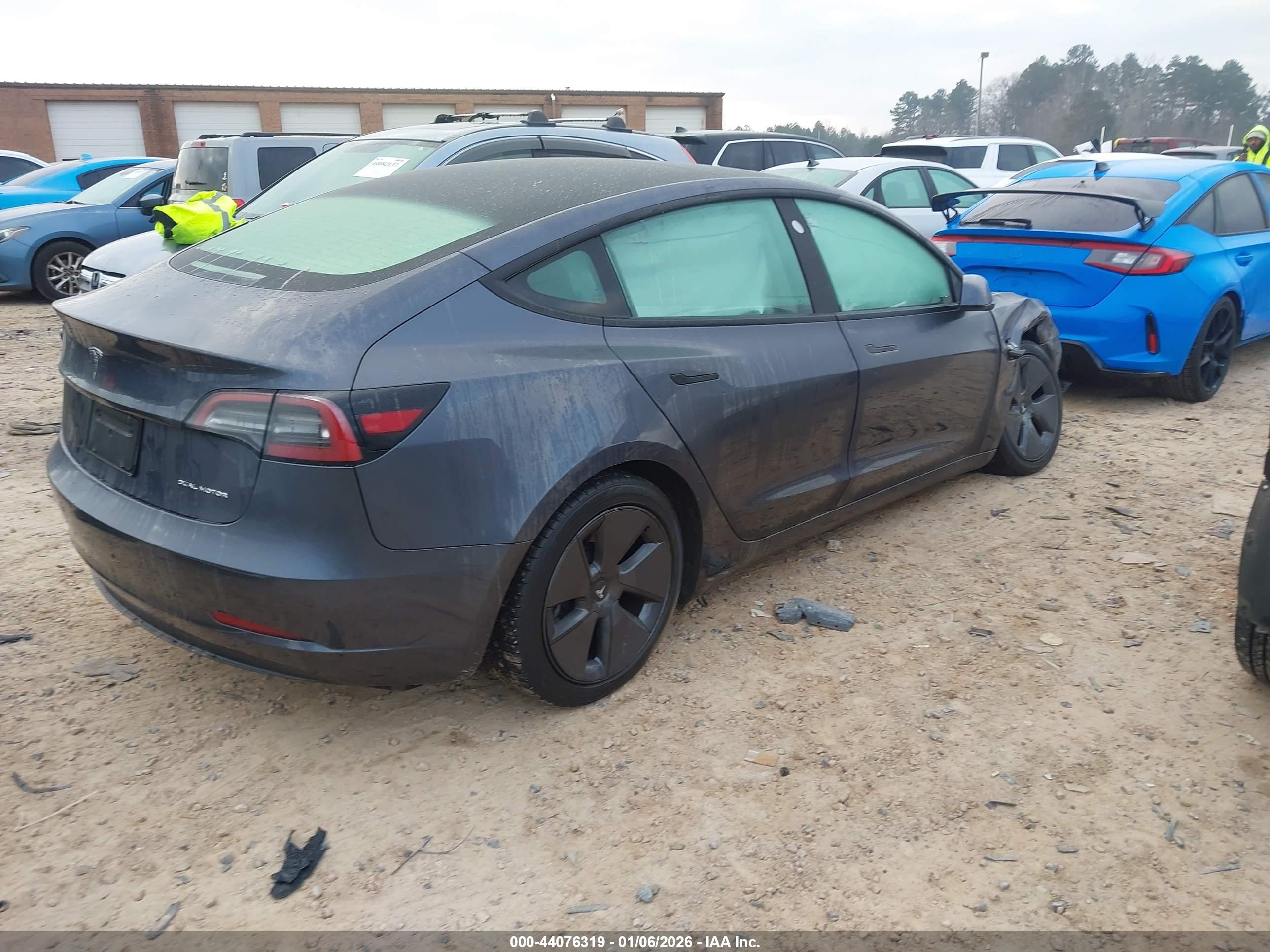 TESLA MODEL image 4