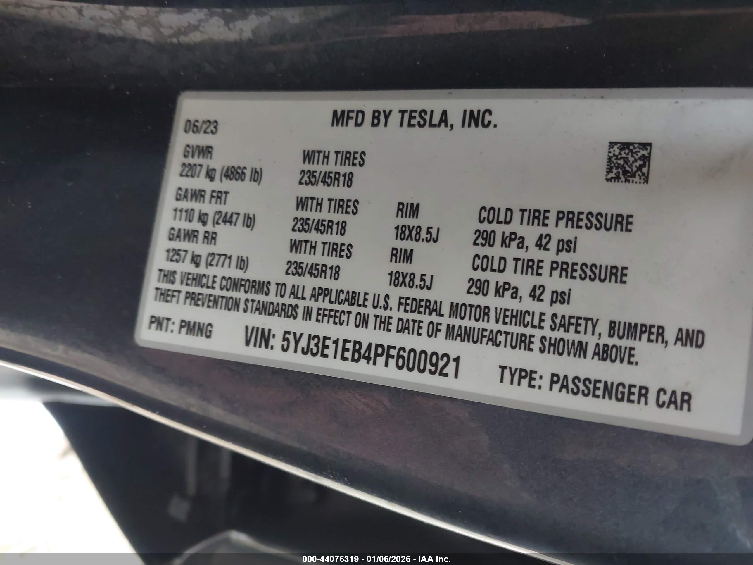 TESLA MODEL image 9
