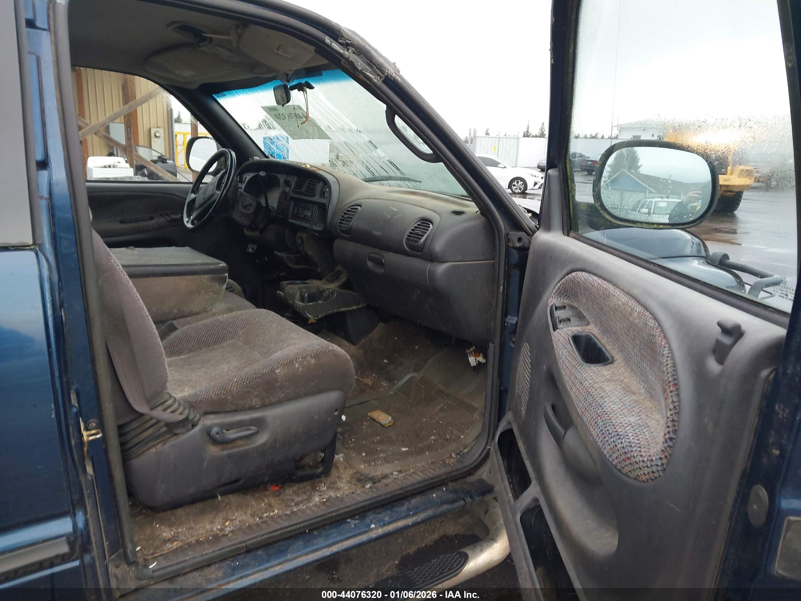 DODGE RAM image 5