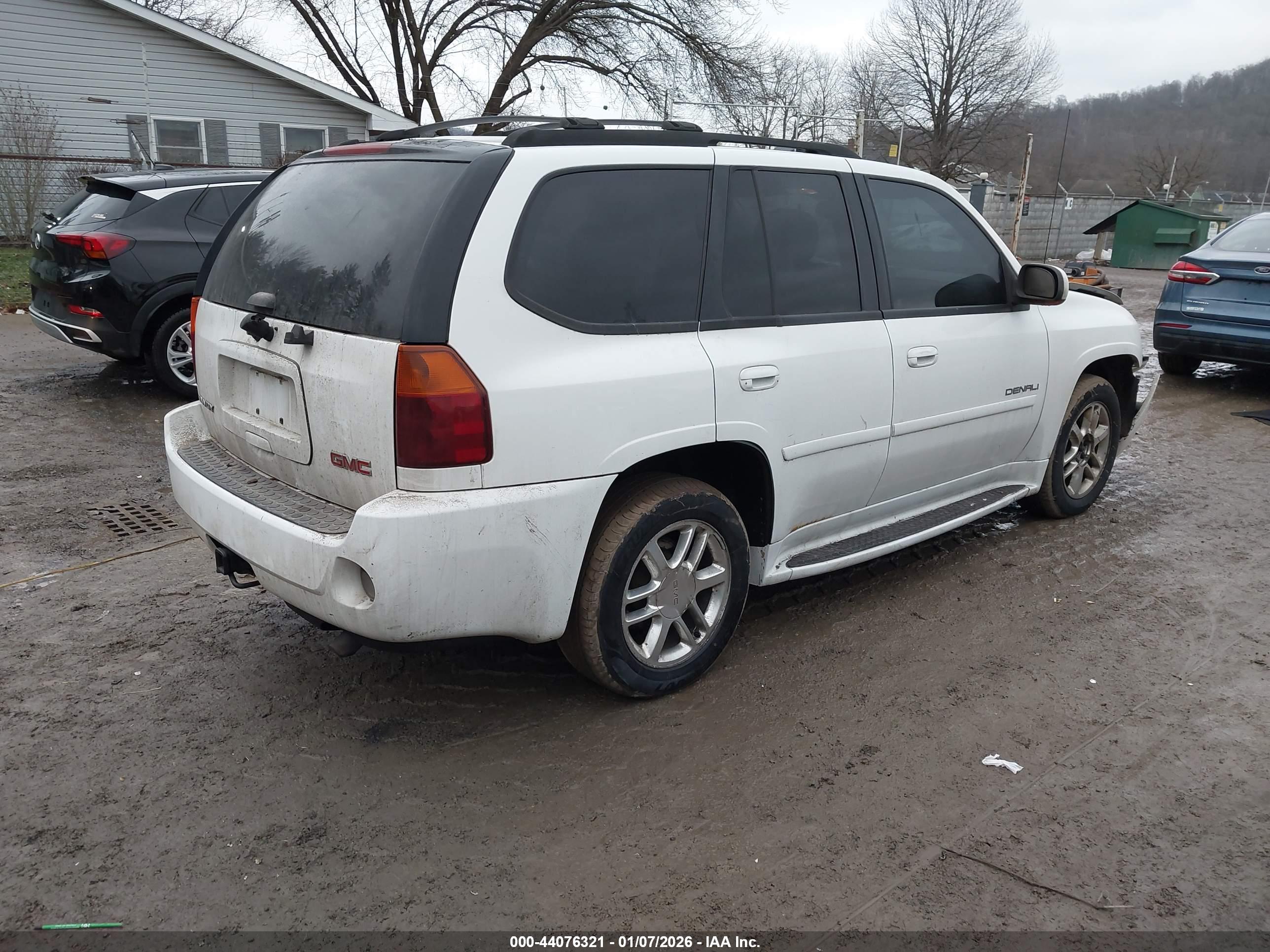 GMC ENVOY image 4