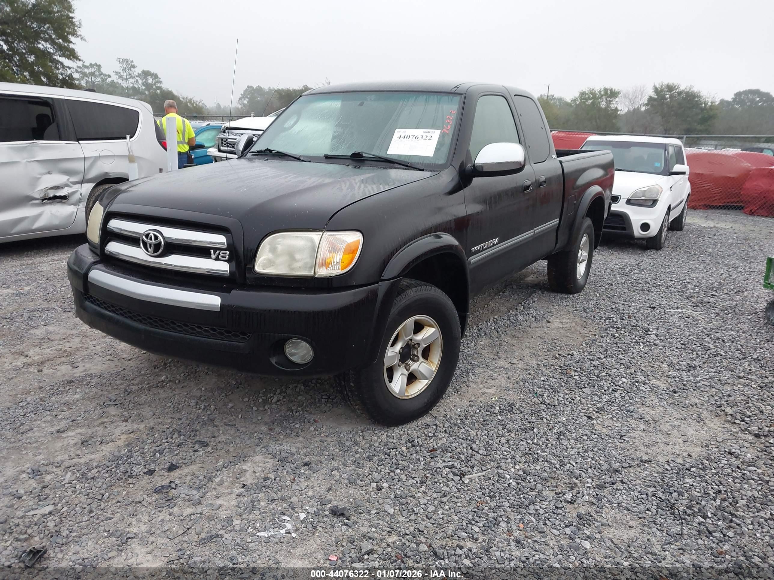 TOYOTA TUNDRA image 2