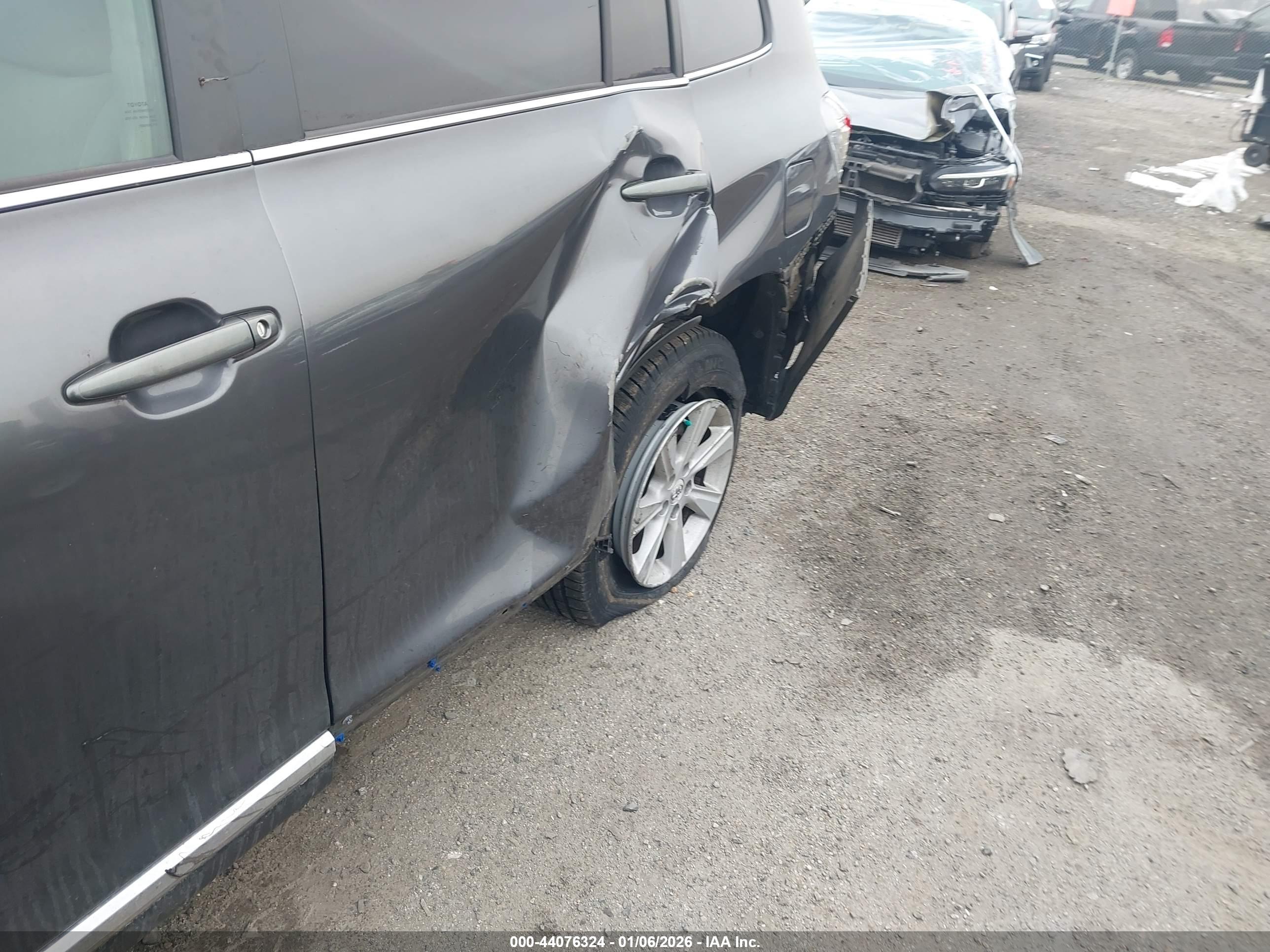 TOYOTA HIGHLANDER image 6