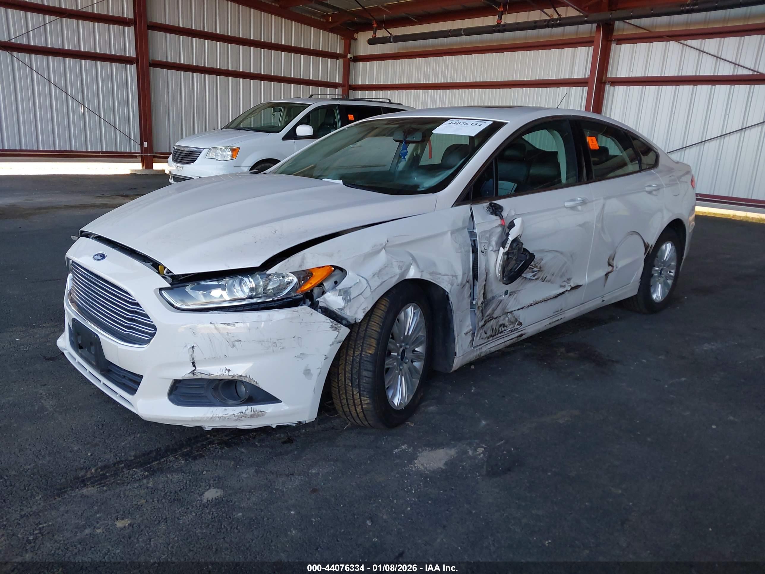 FORD FUSION image 2