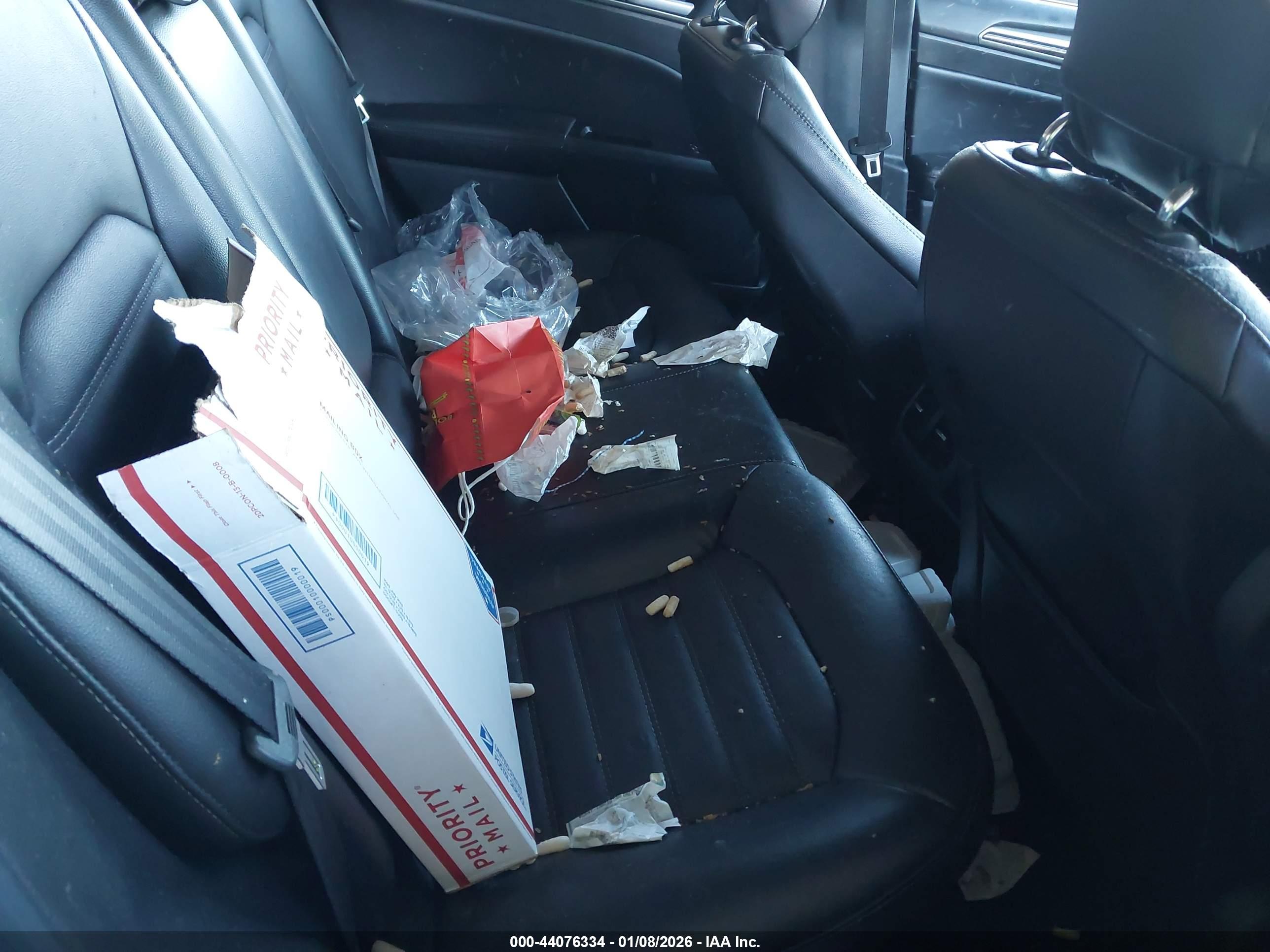 FORD FUSION image 8