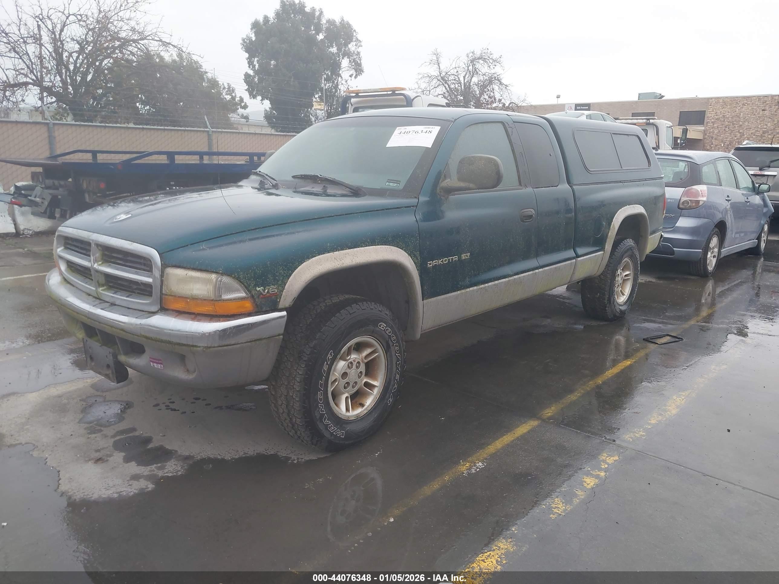 DODGE DAKOTA image 2