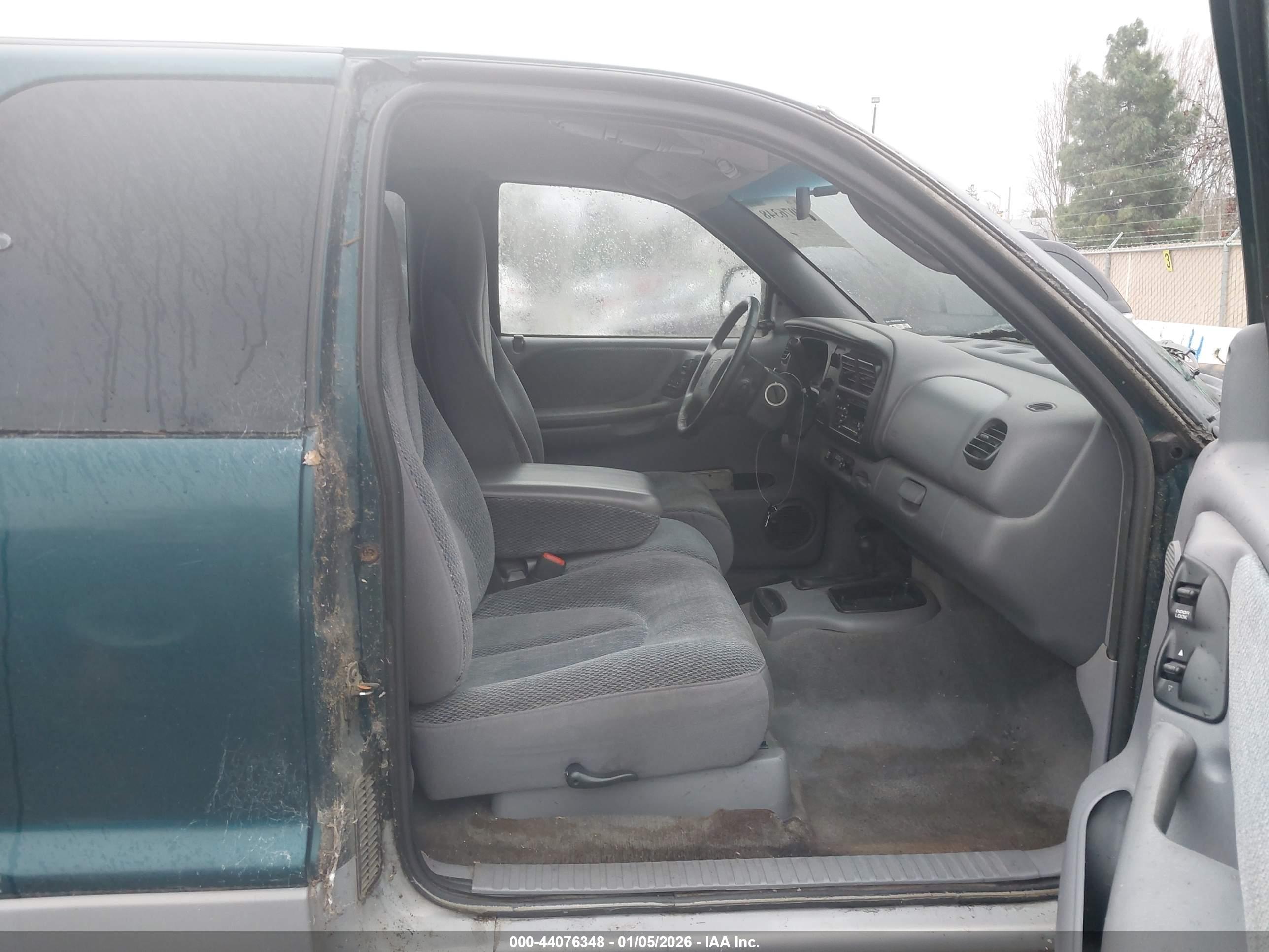 DODGE DAKOTA image 5