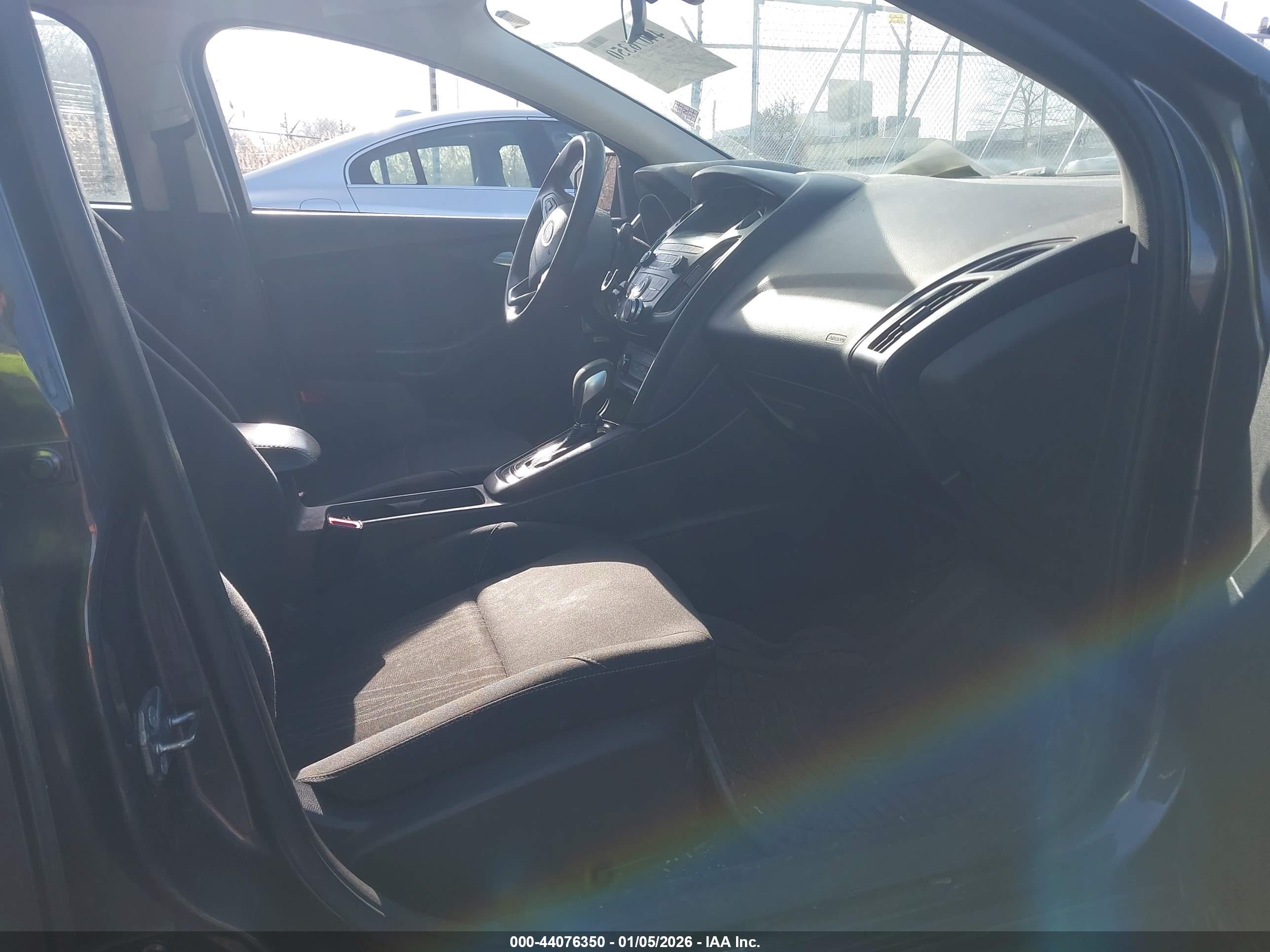 FORD FOCUS image 5