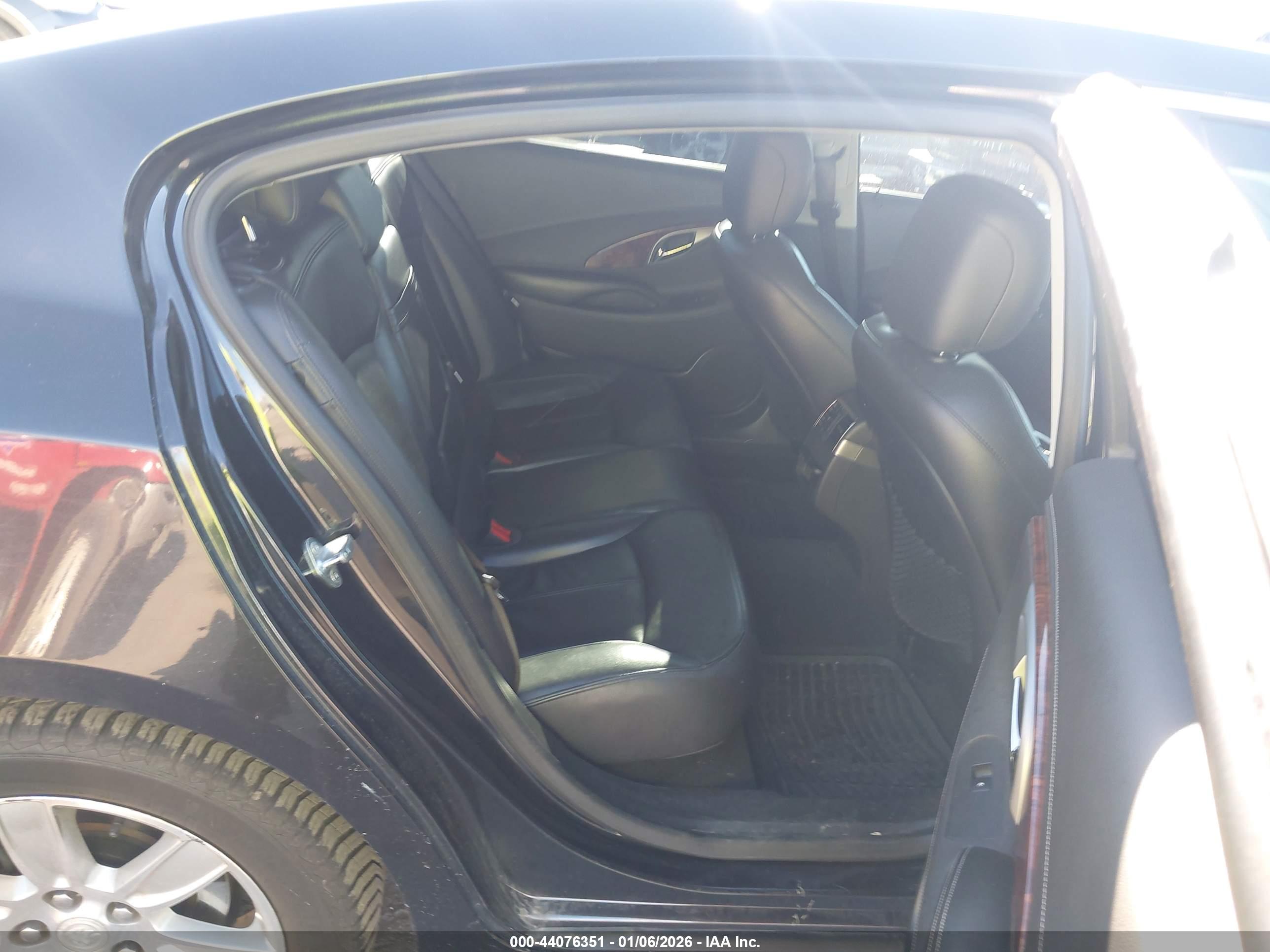 BUICK LACROSSE image 8
