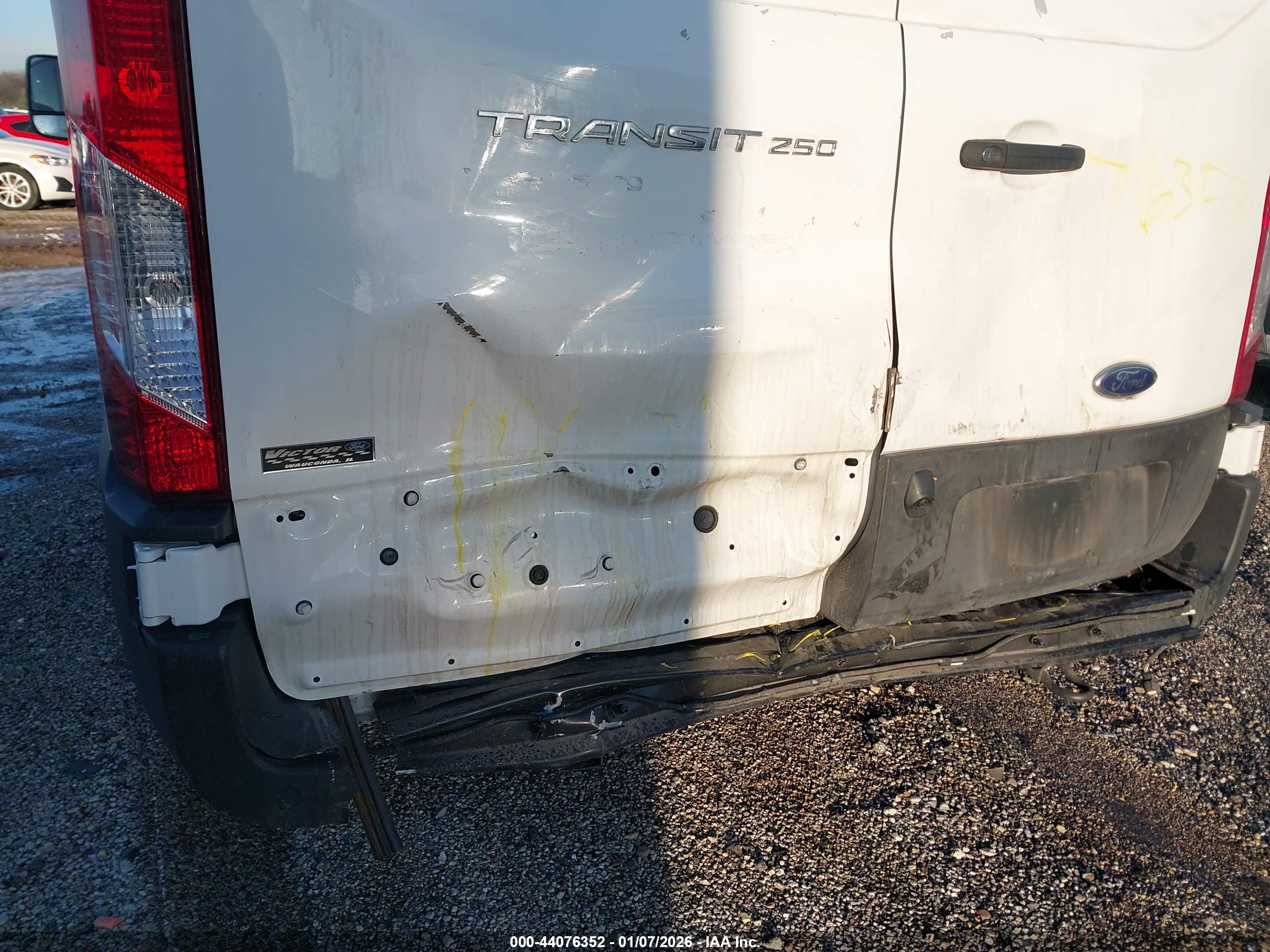FORD TRANSIT-250 image 6