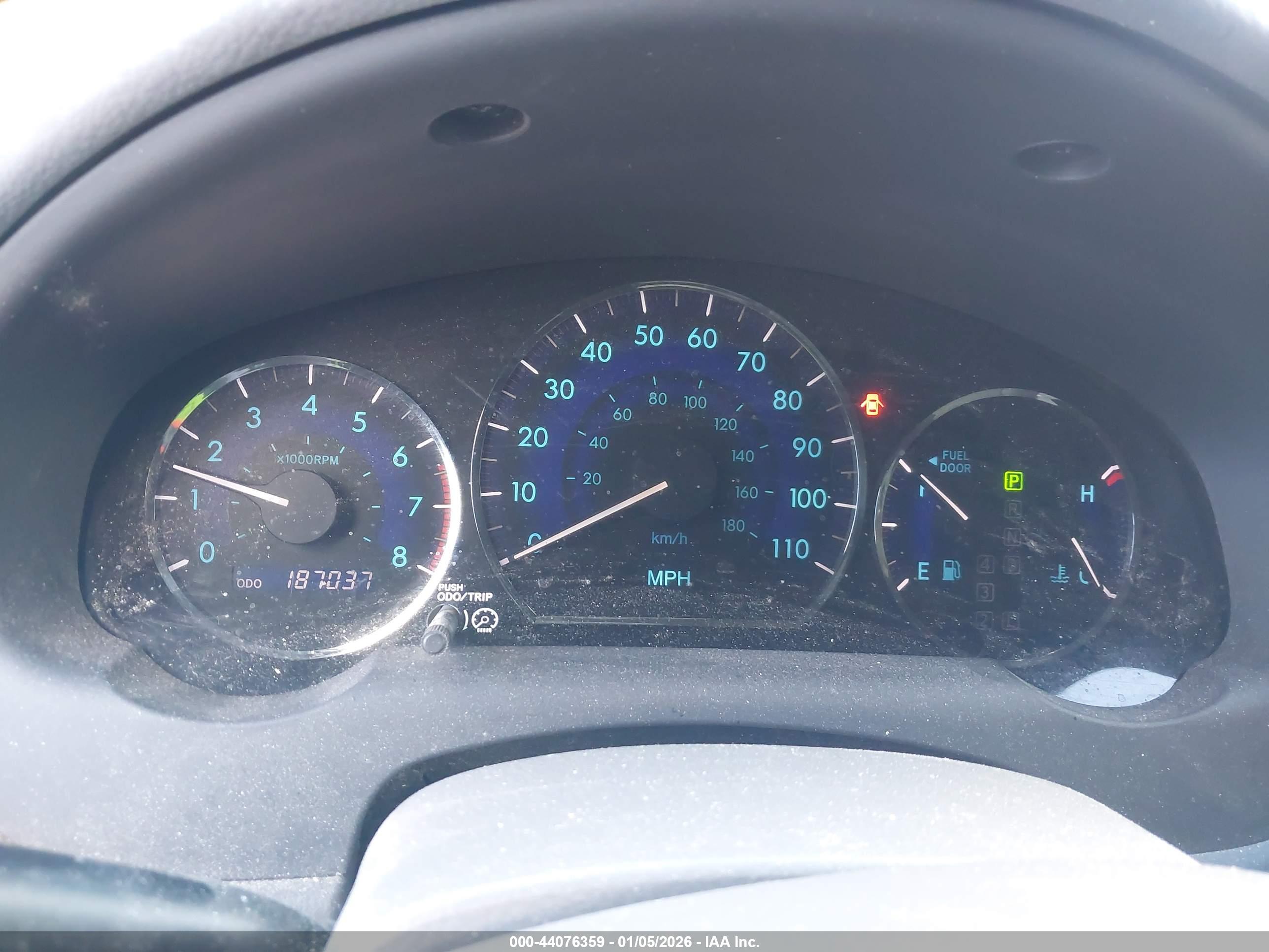 TOYOTA SIENNA image 7