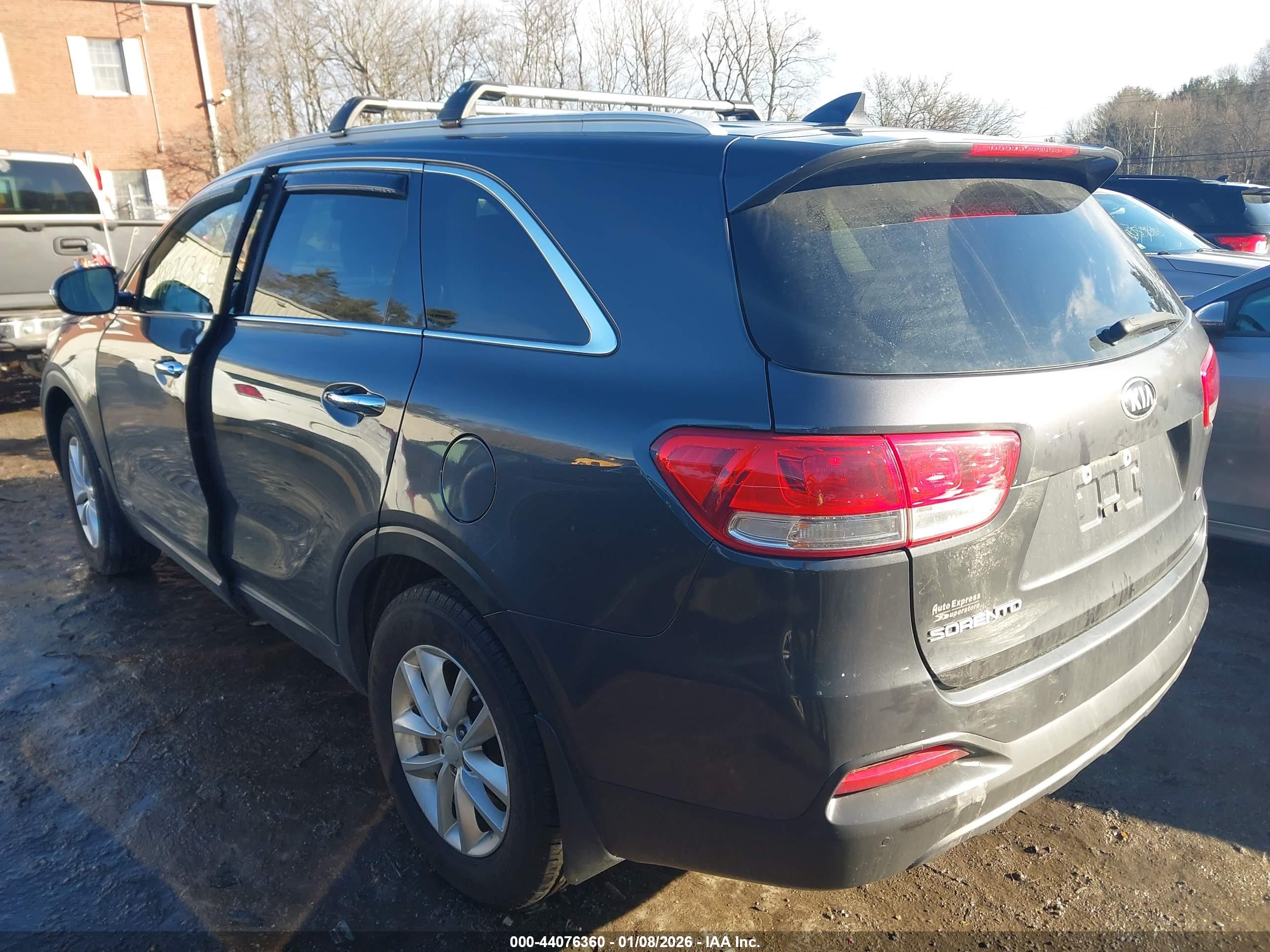 KIA SORENTO image 3