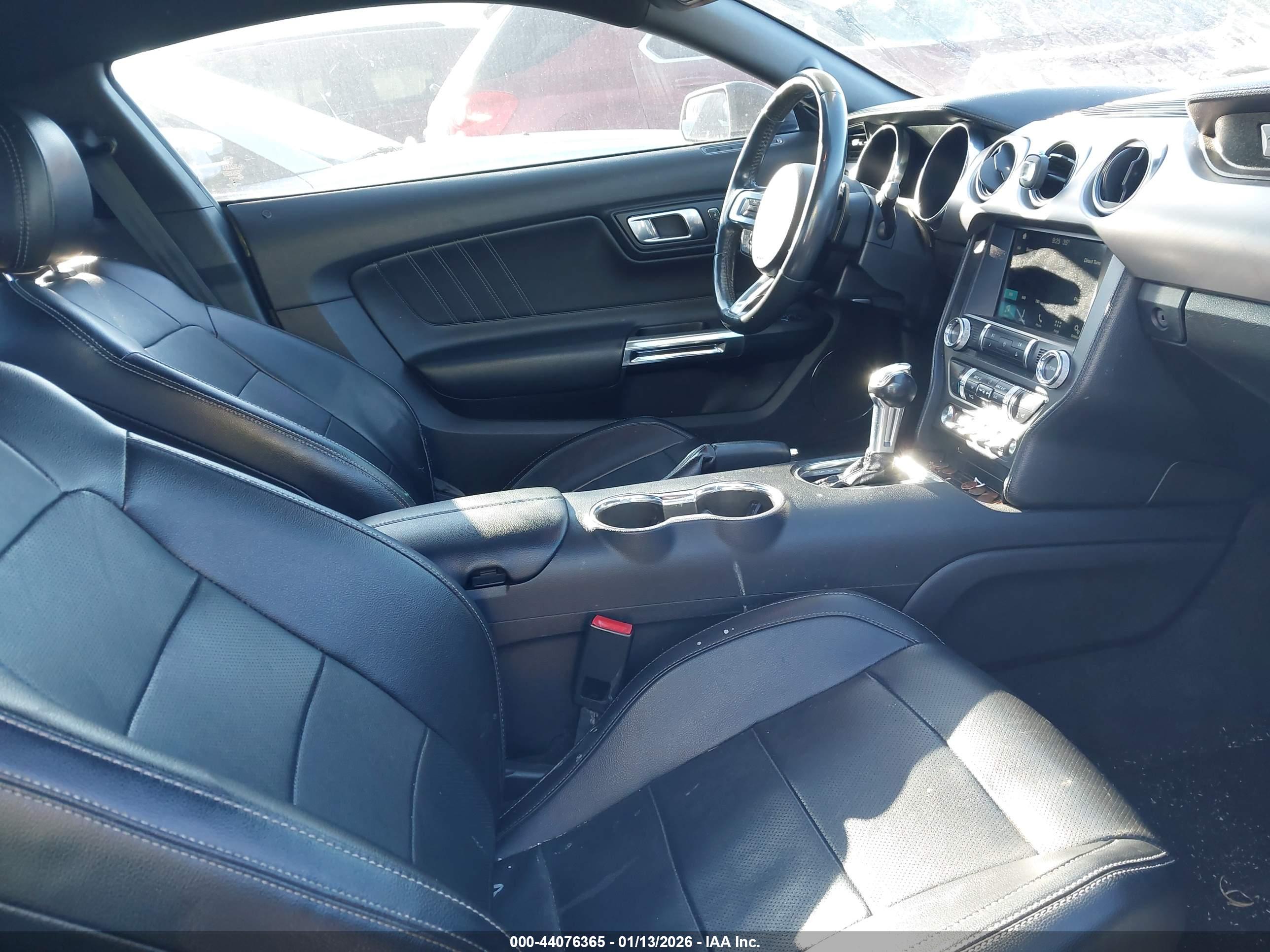 FORD MUSTANG image 5
