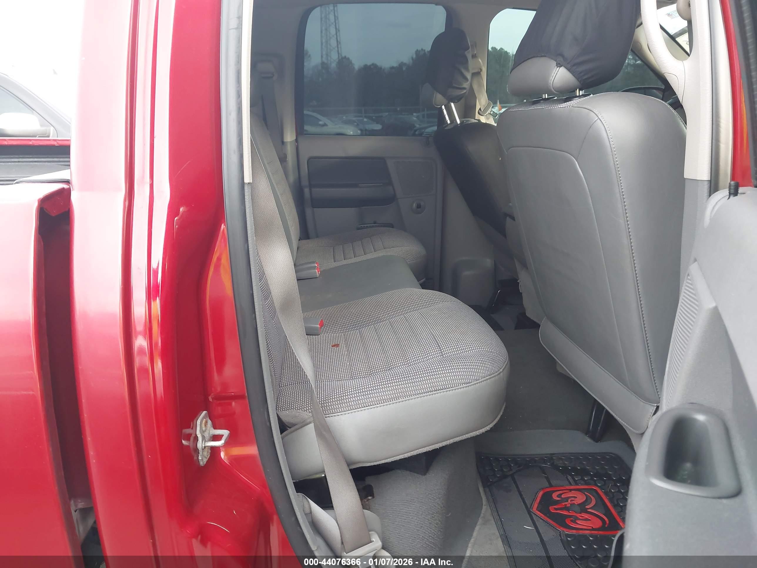DODGE RAM image 8
