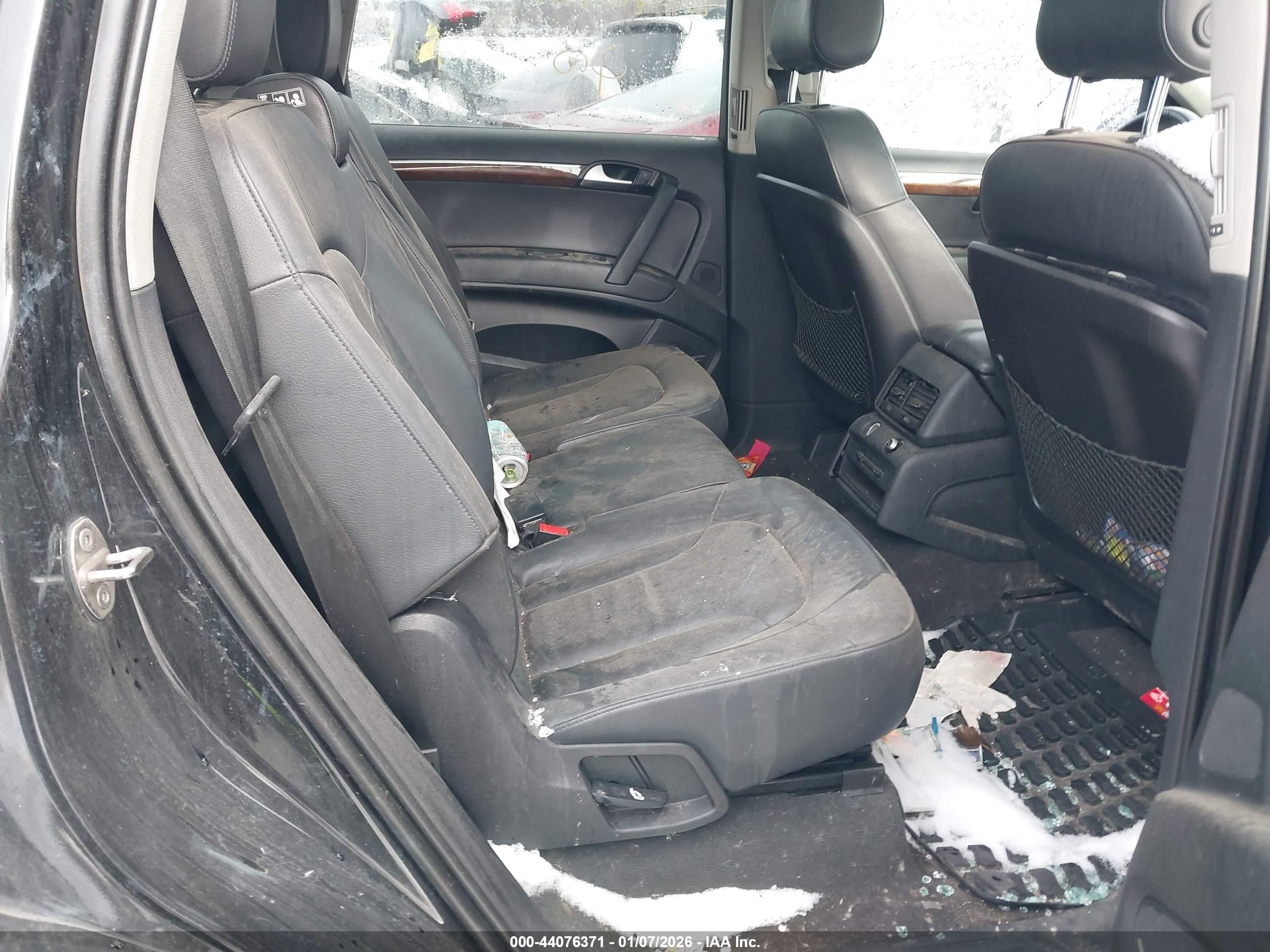 AUDI Q7 image 8
