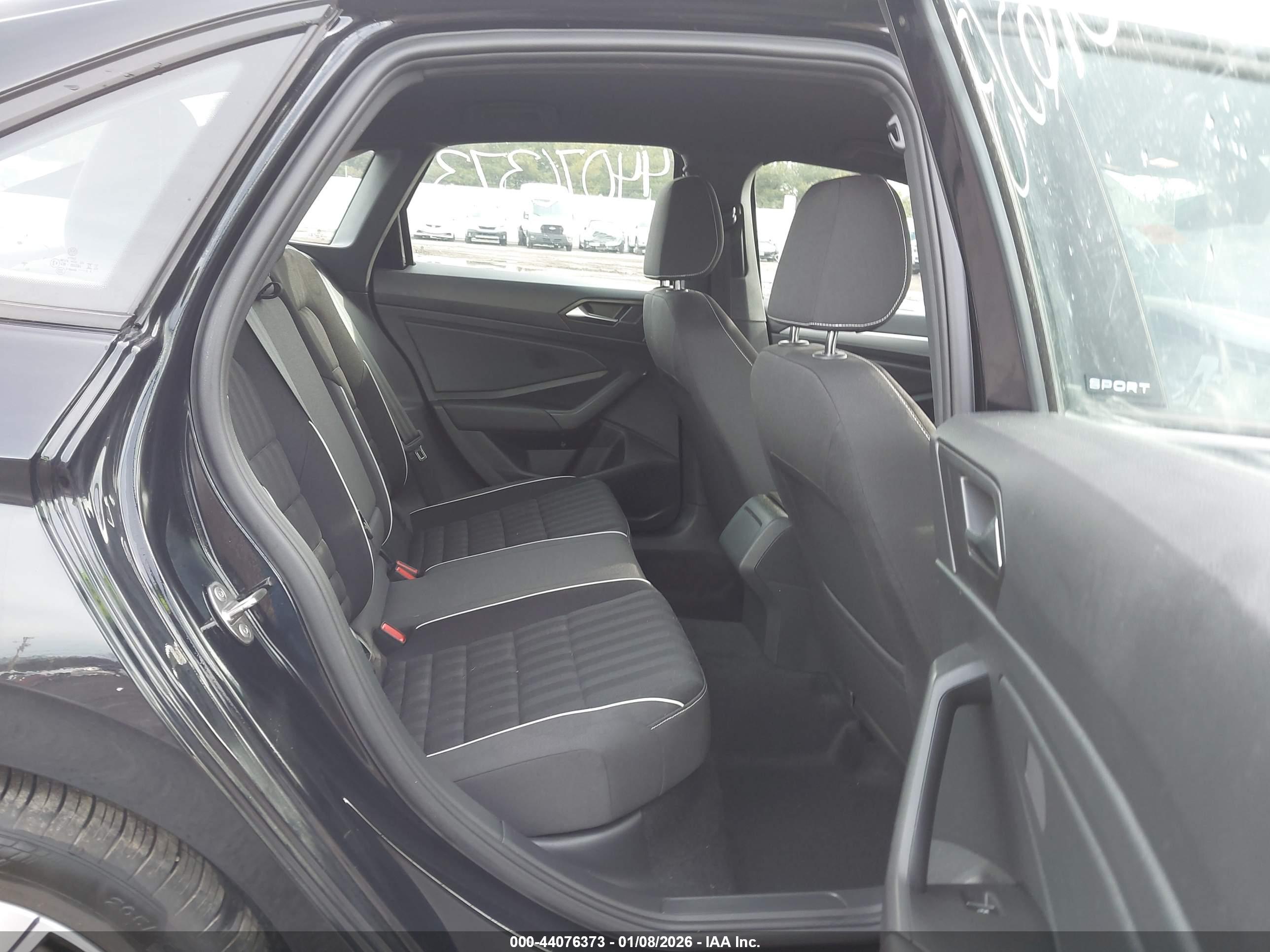 VOLKSWAGEN JETTA image 8