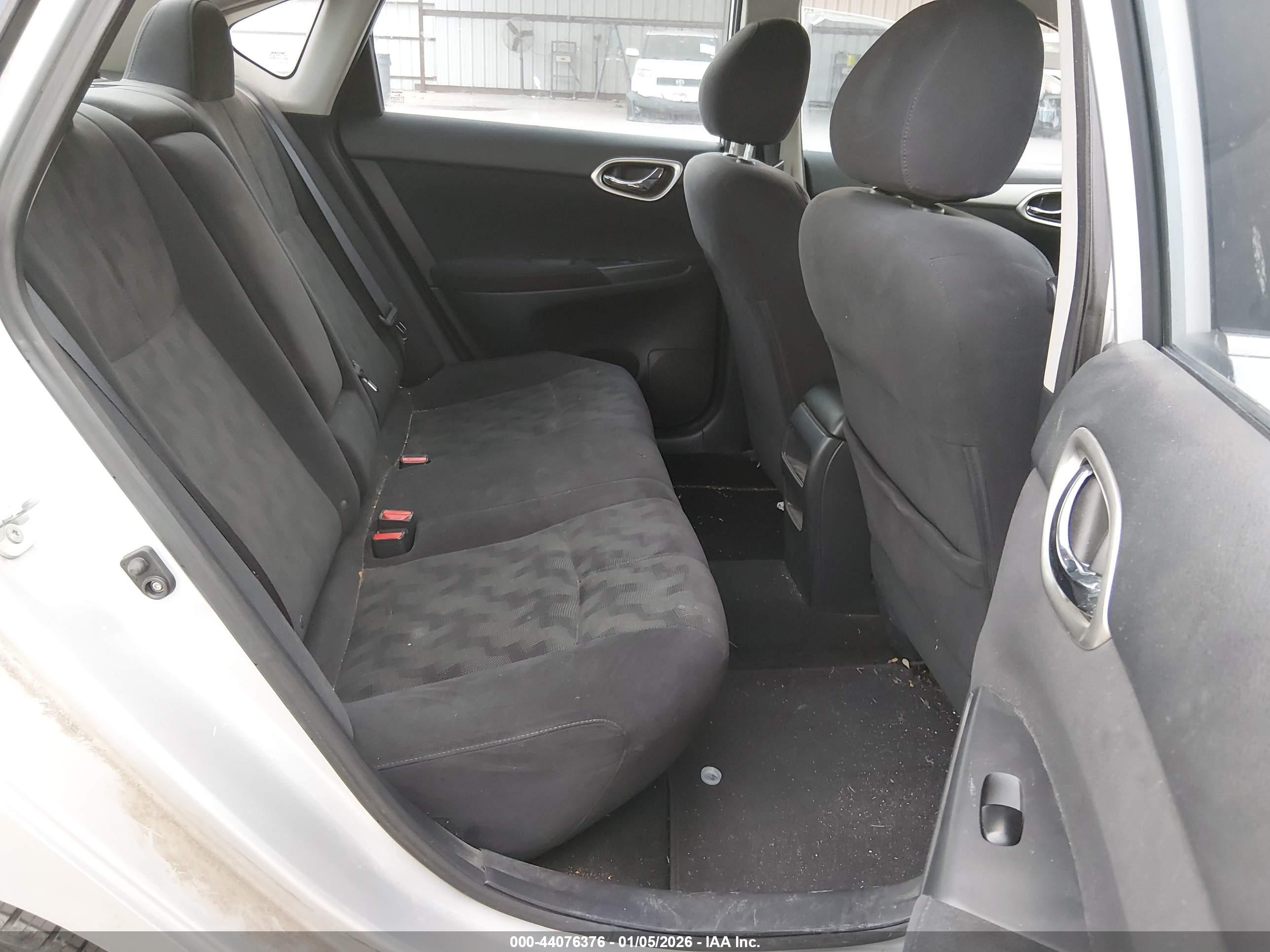 NISSAN SENTRA image 8
