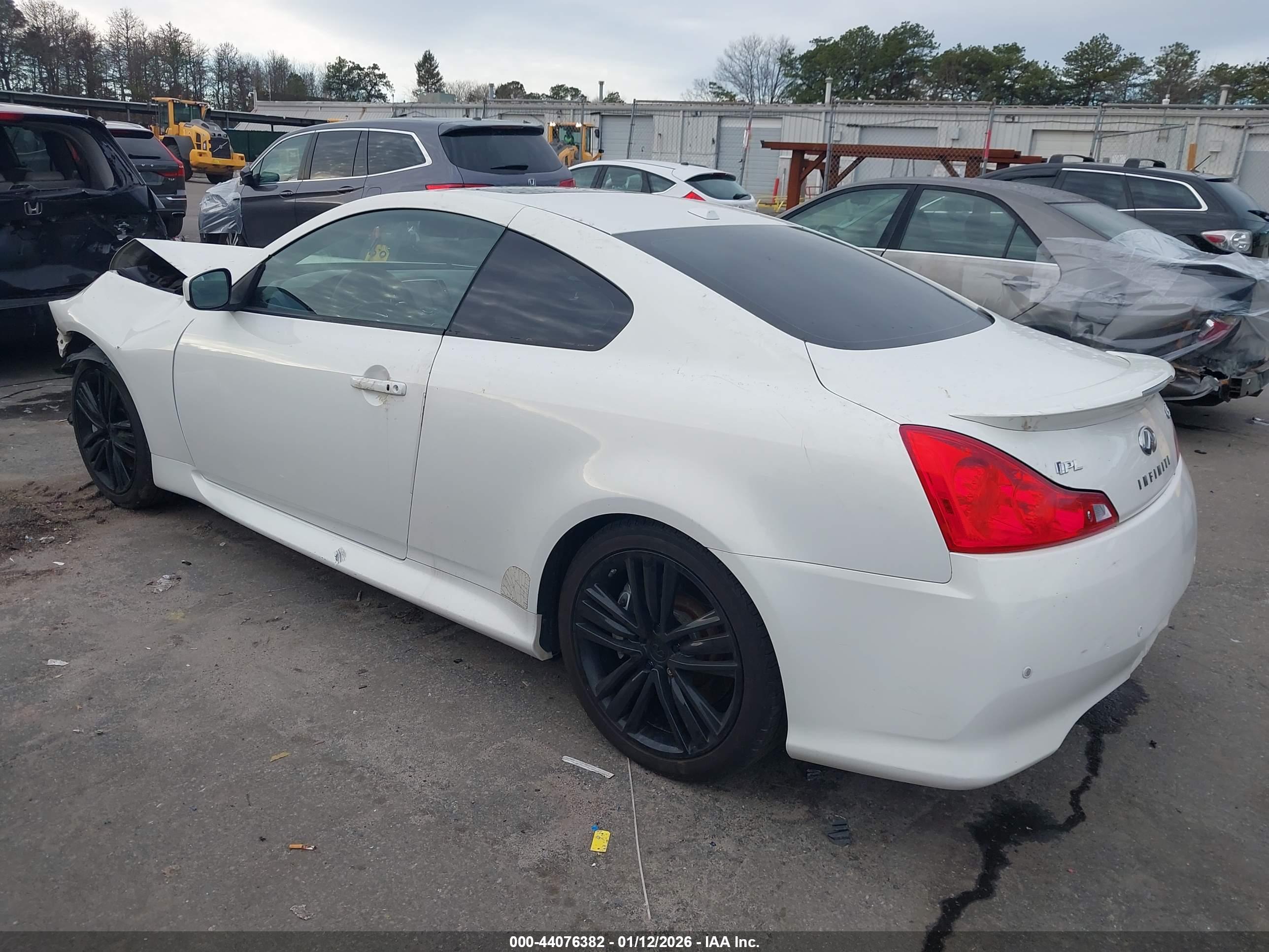 INFINITI G37 image 3