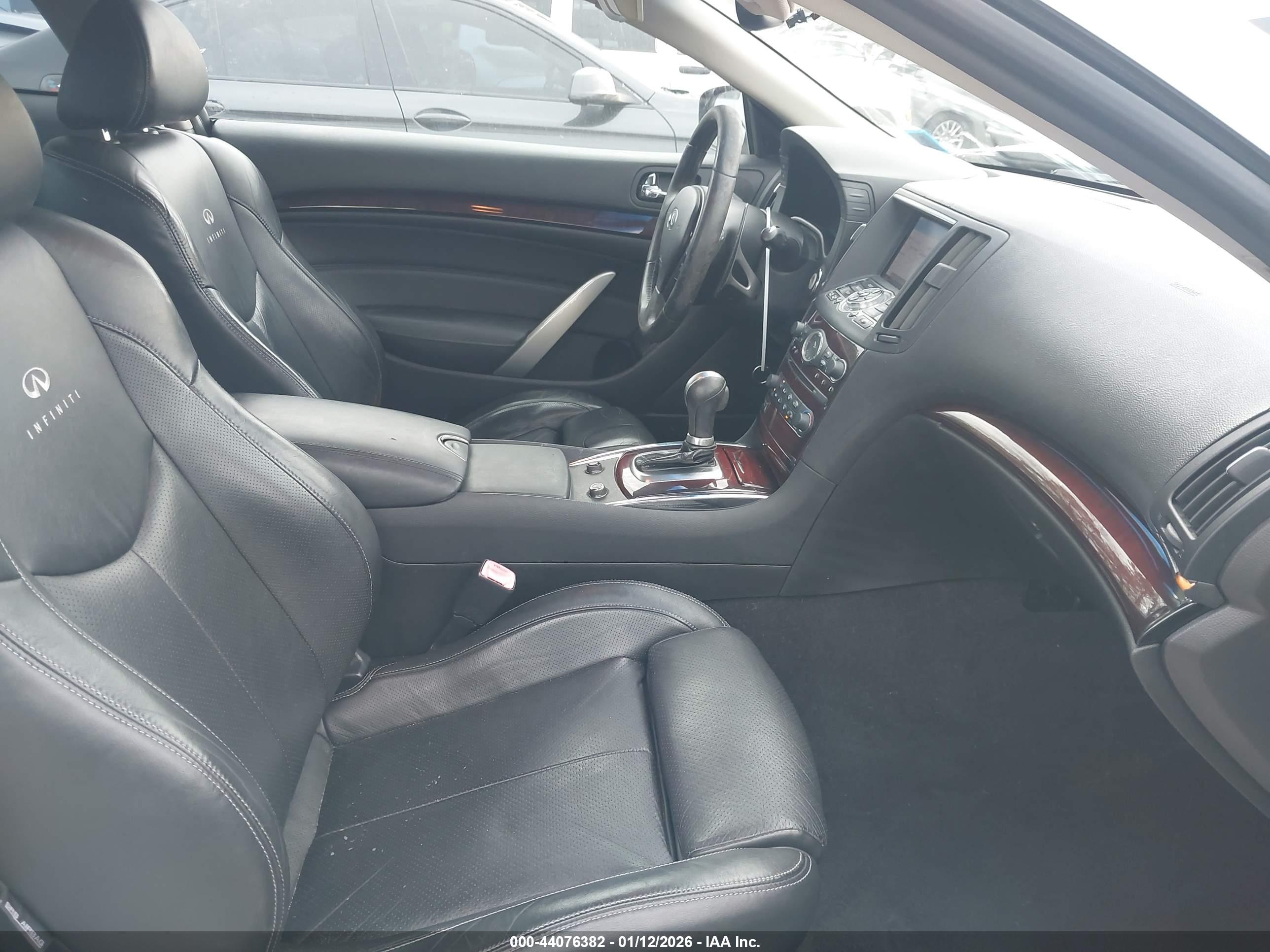 INFINITI G37 image 5