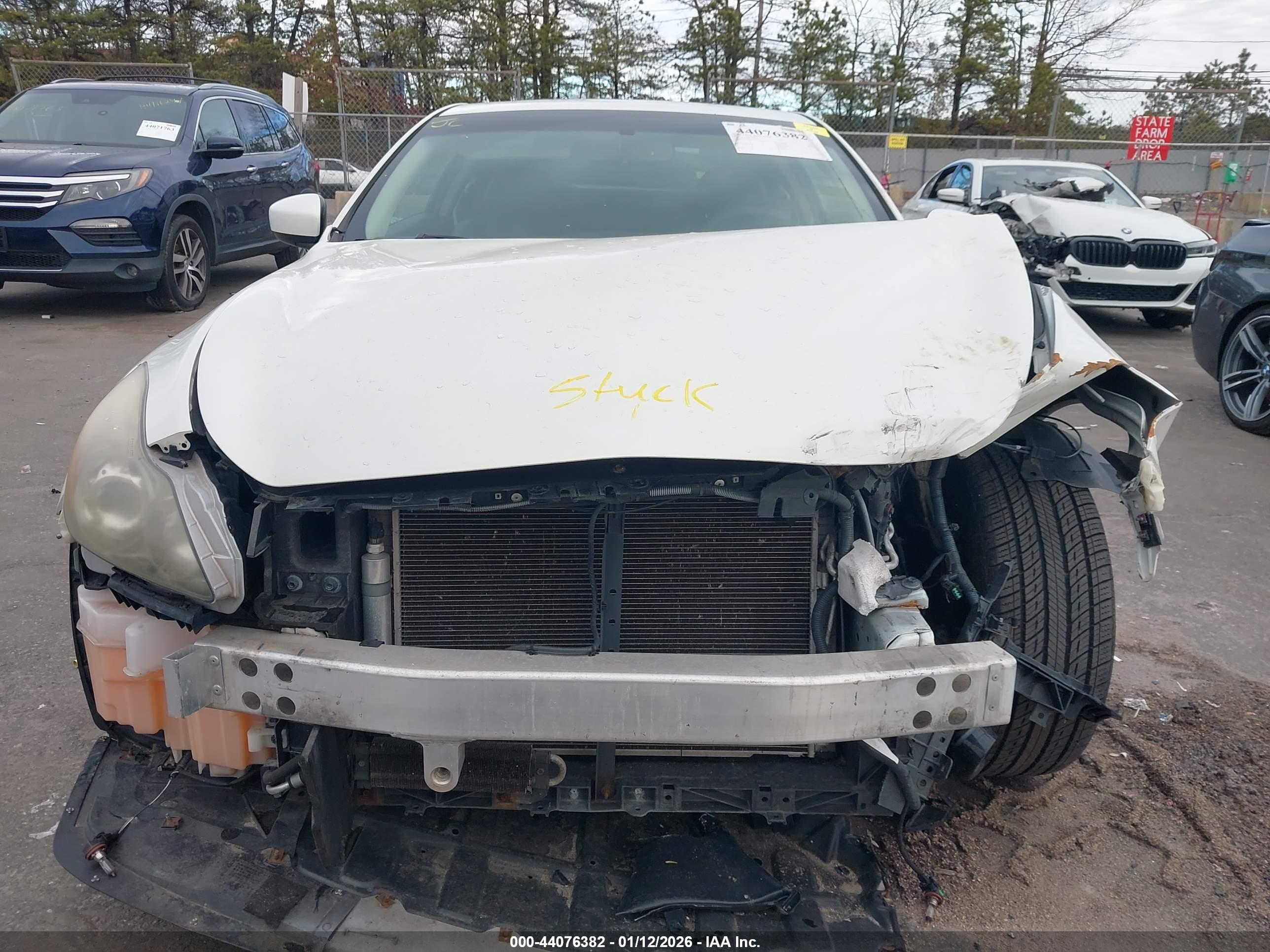 INFINITI G37 image 6