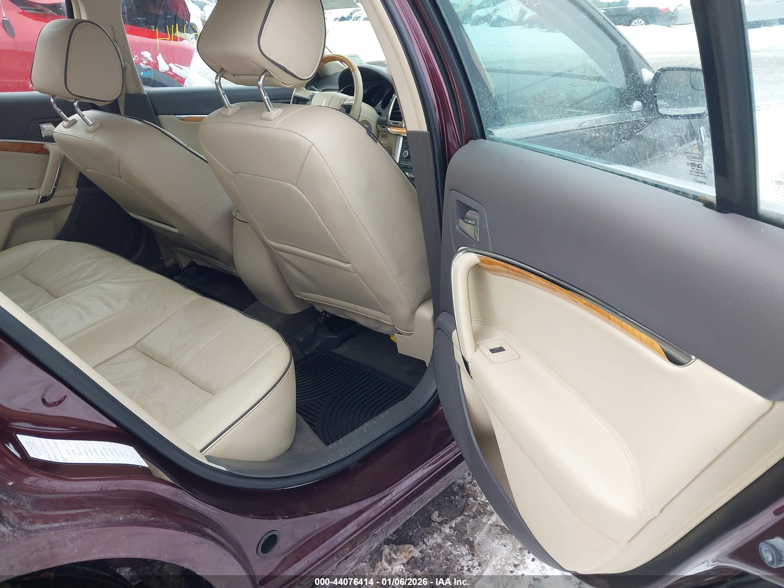 LINCOLN MKZ image 8