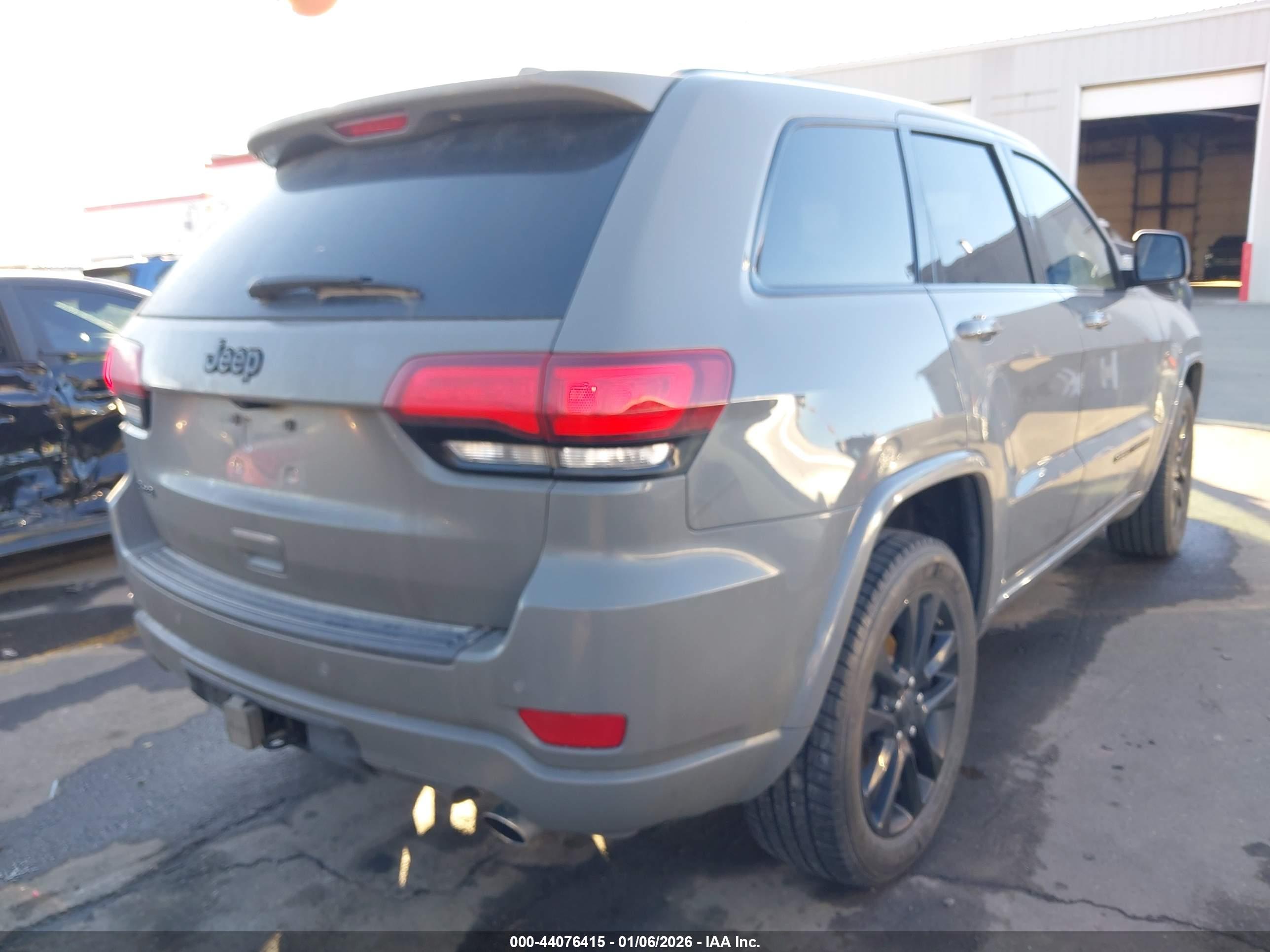 JEEP GRAND image 4
