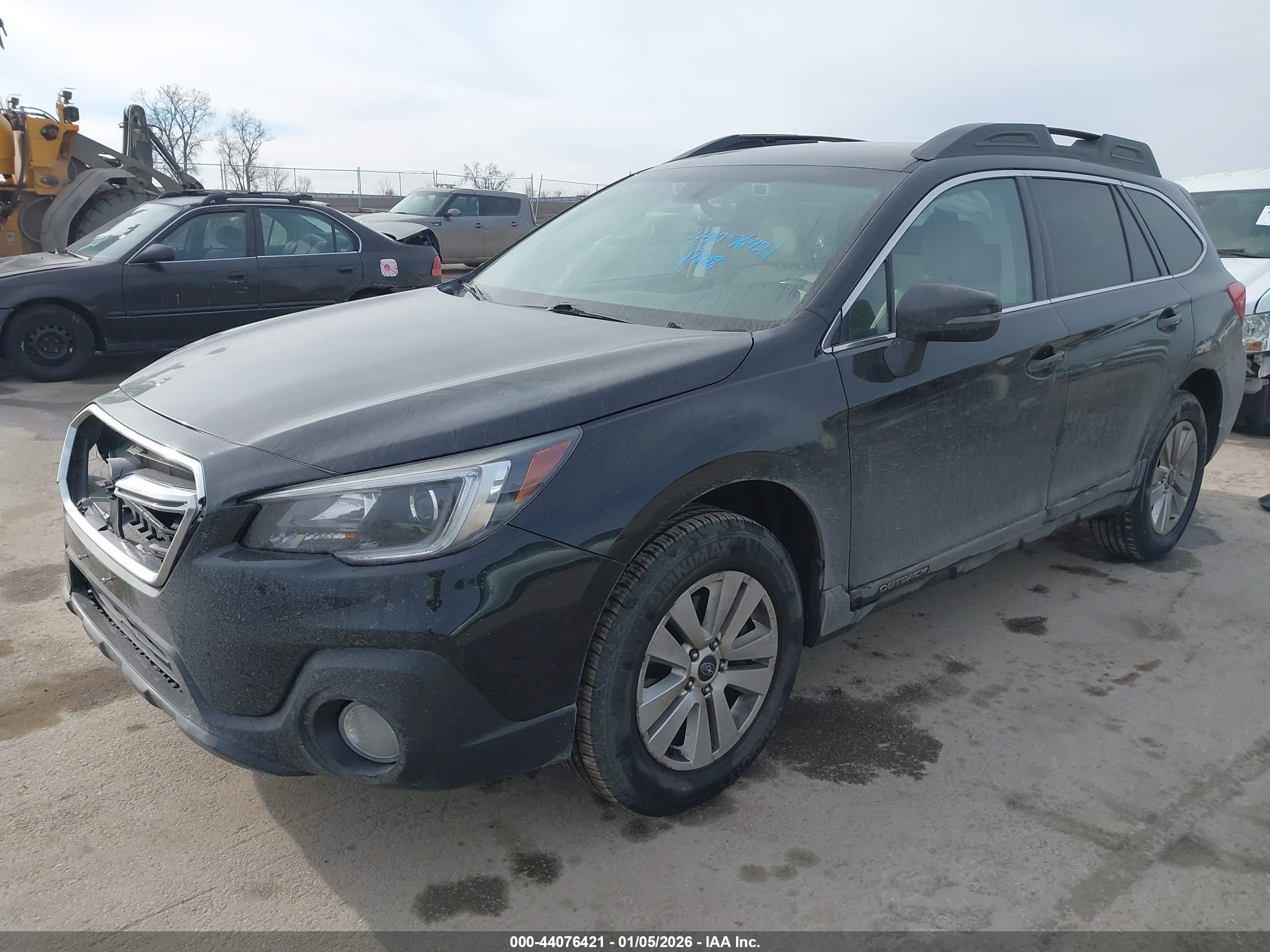SUBARU OUTBACK image 2