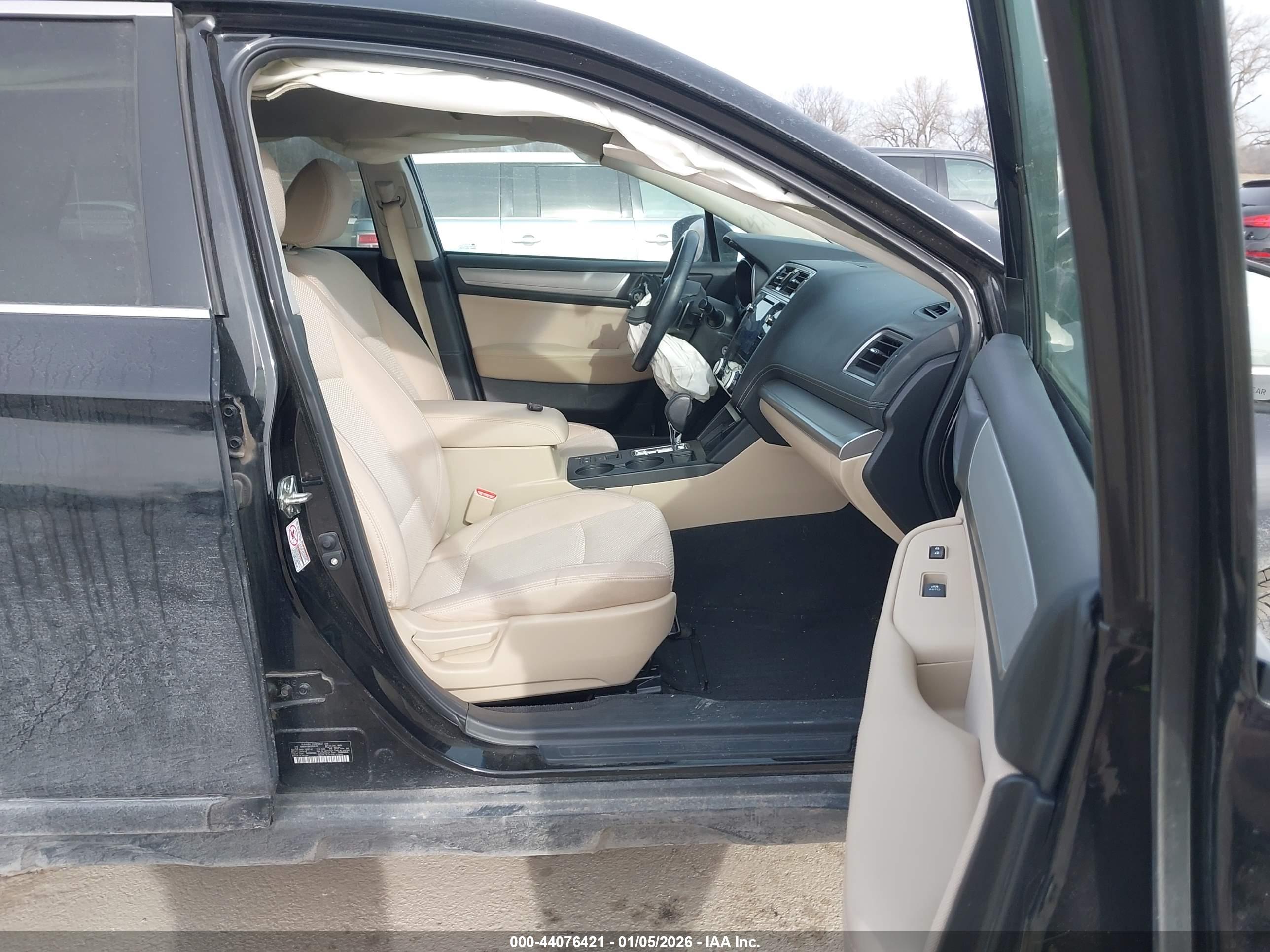 SUBARU OUTBACK image 5